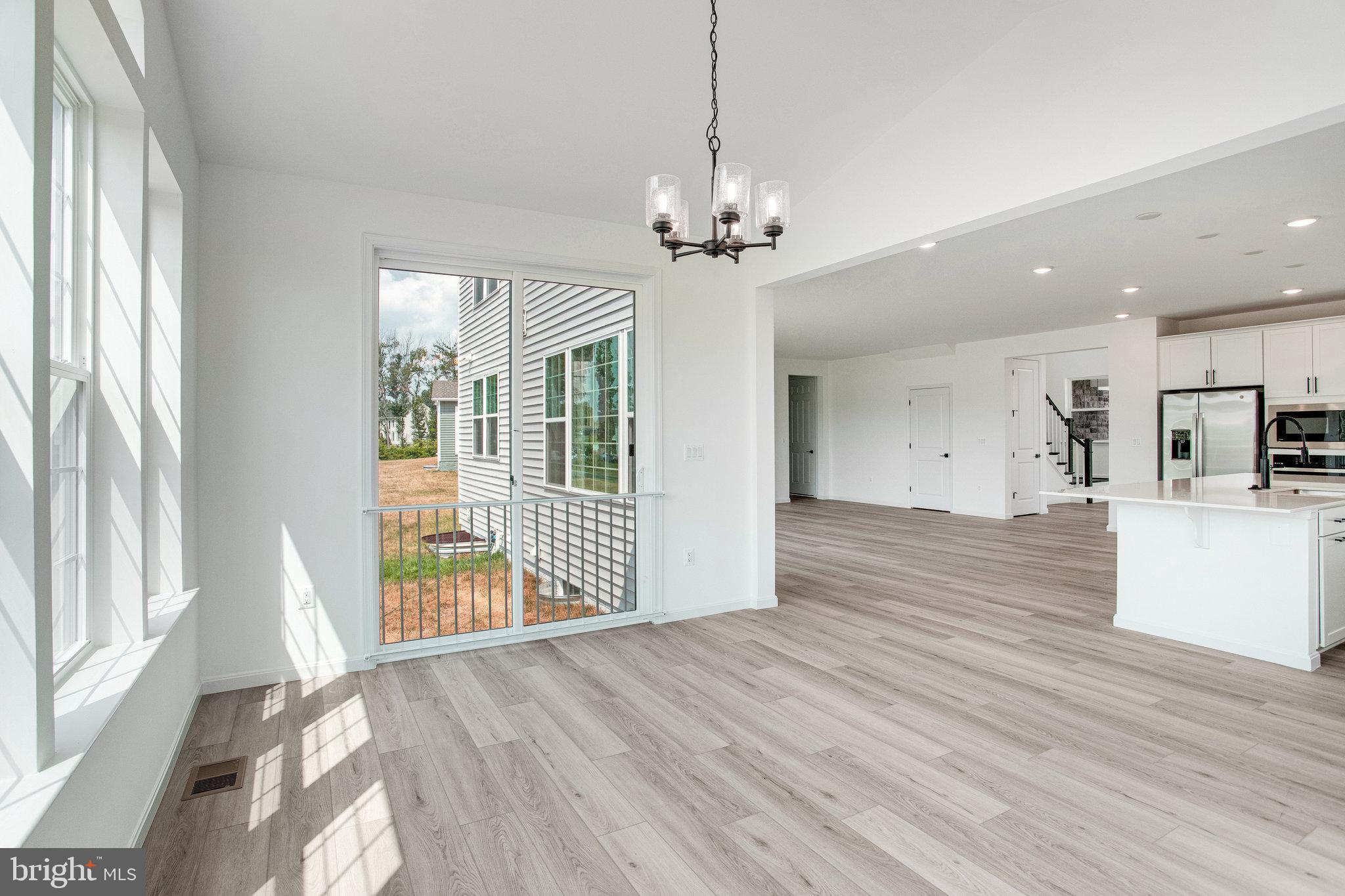 WHITE OAK RESERVE - Residential