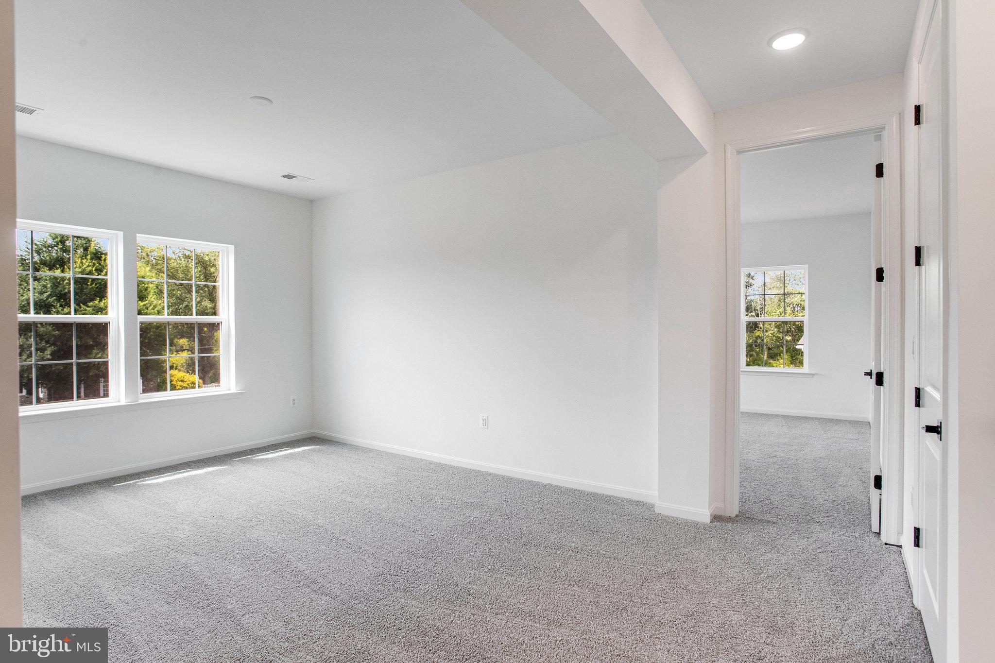 WHITE OAK RESERVE - Residential