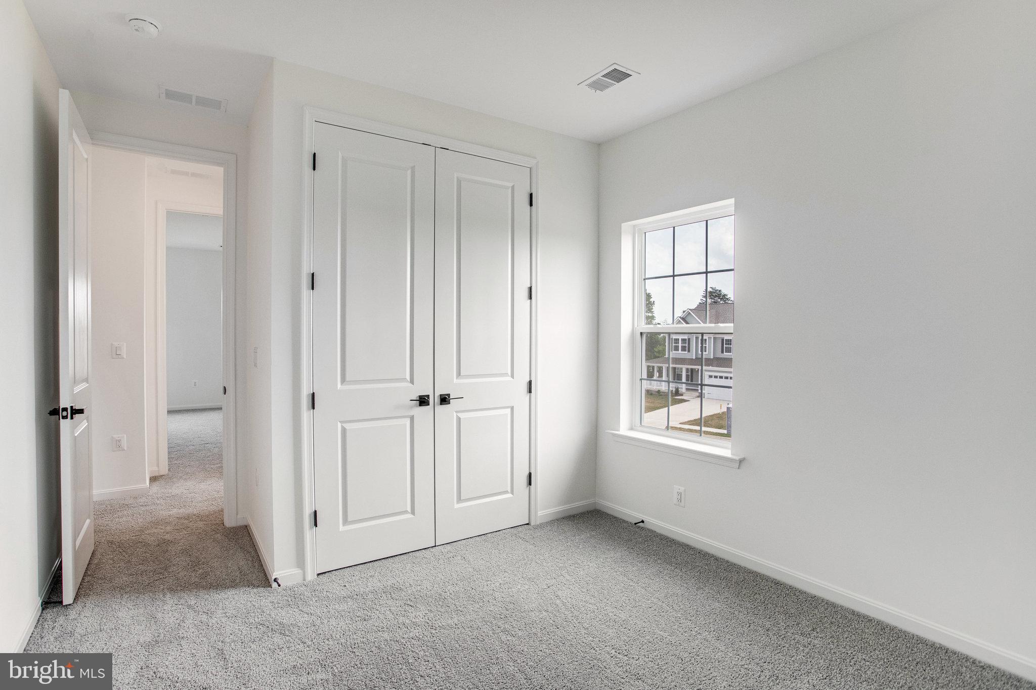 WHITE OAK RESERVE - Residential