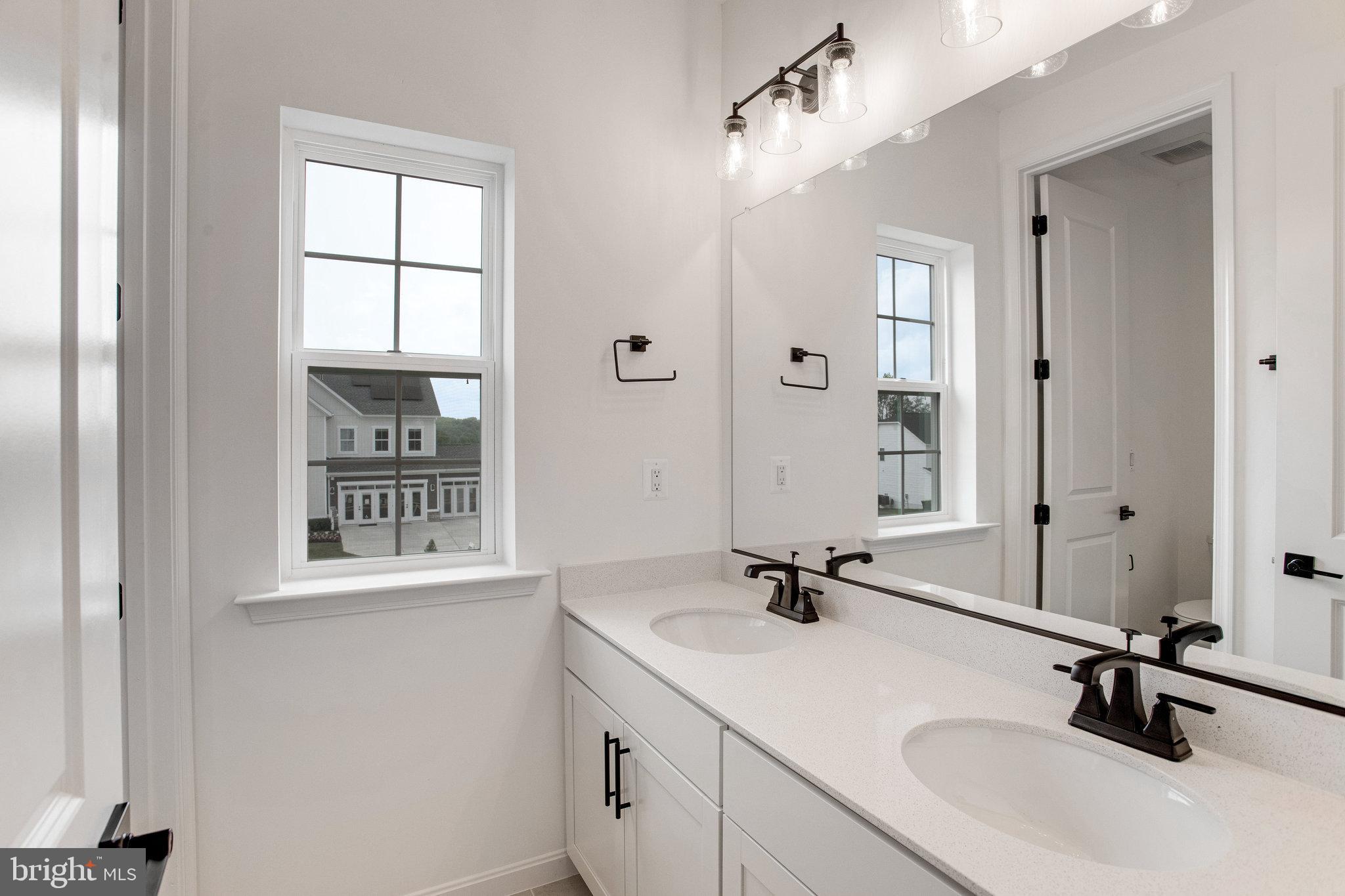 WHITE OAK RESERVE - Residential