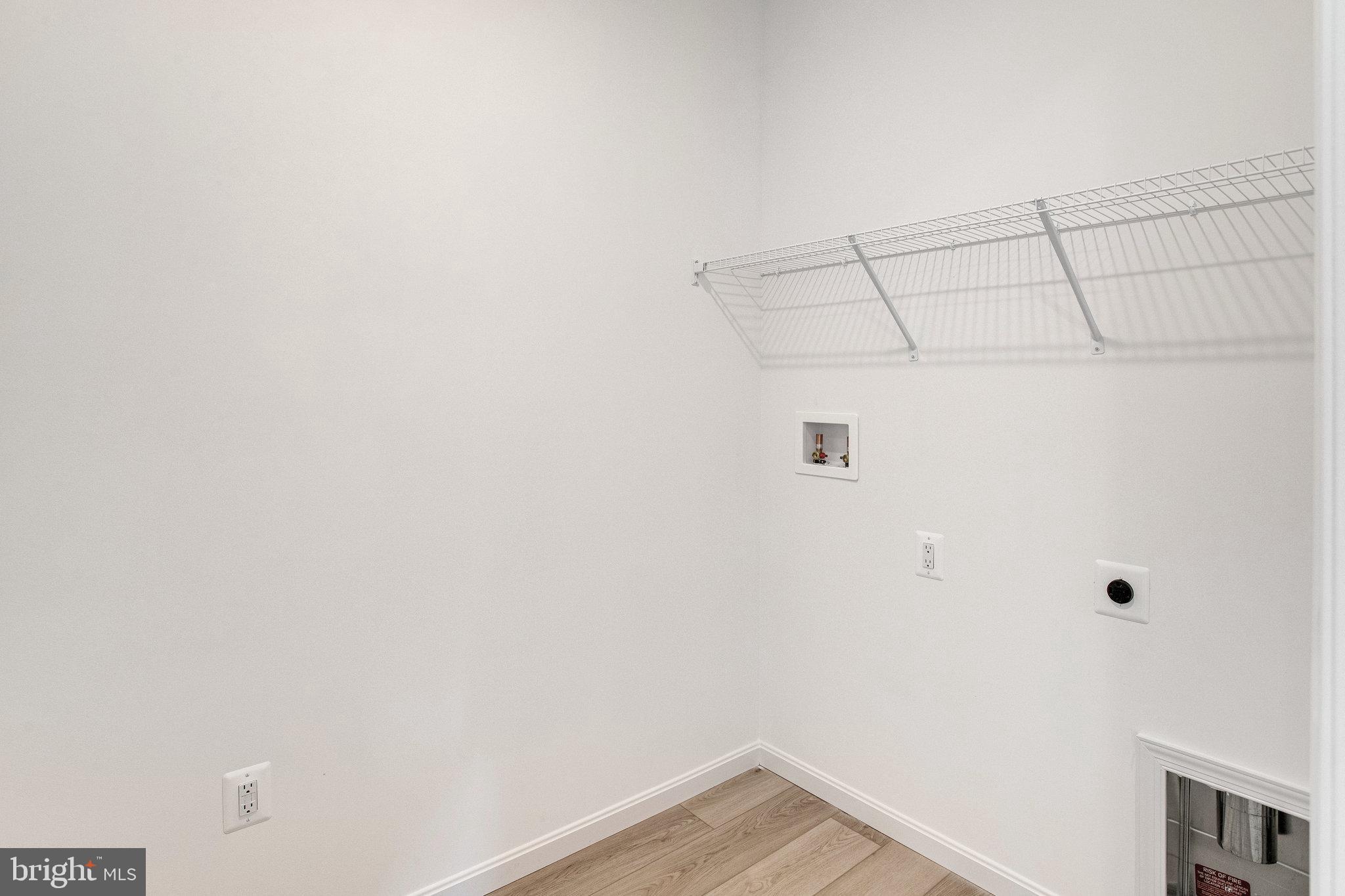 WHITE OAK RESERVE - Residential