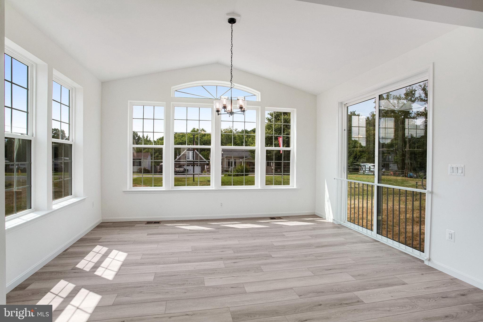 WHITE OAK RESERVE - Residential