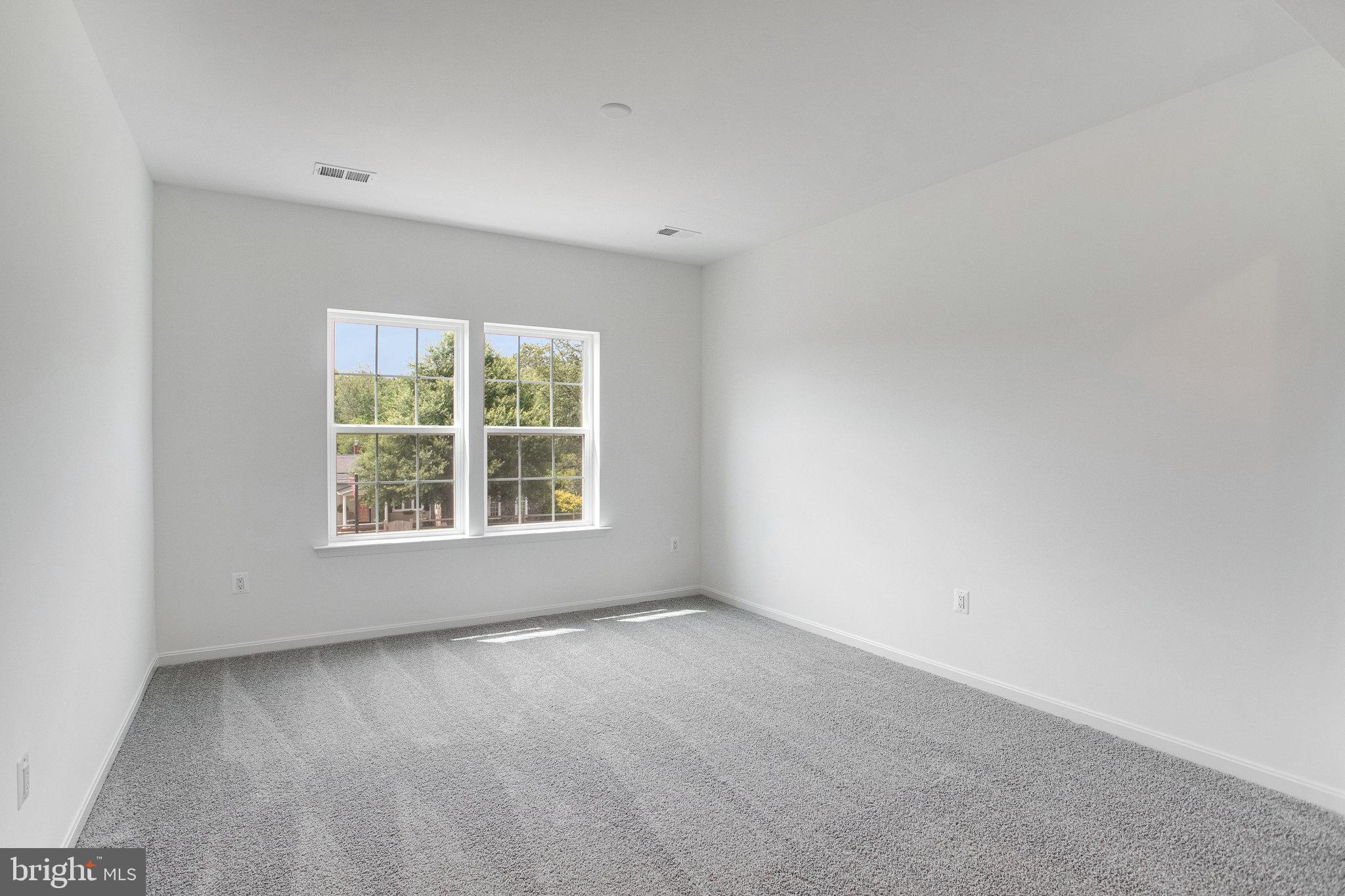 WHITE OAK RESERVE - Residential