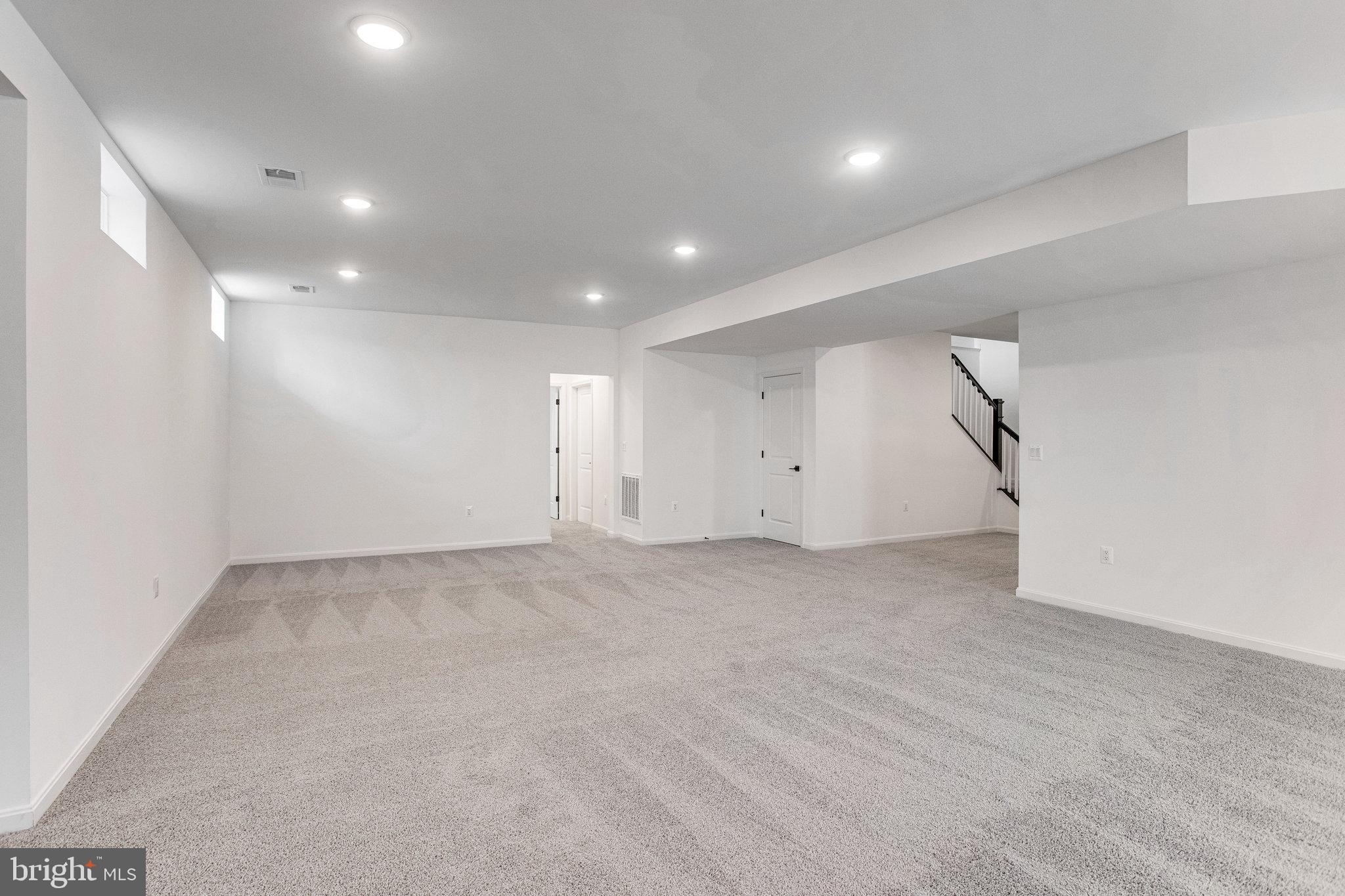 WHITE OAK RESERVE - Residential