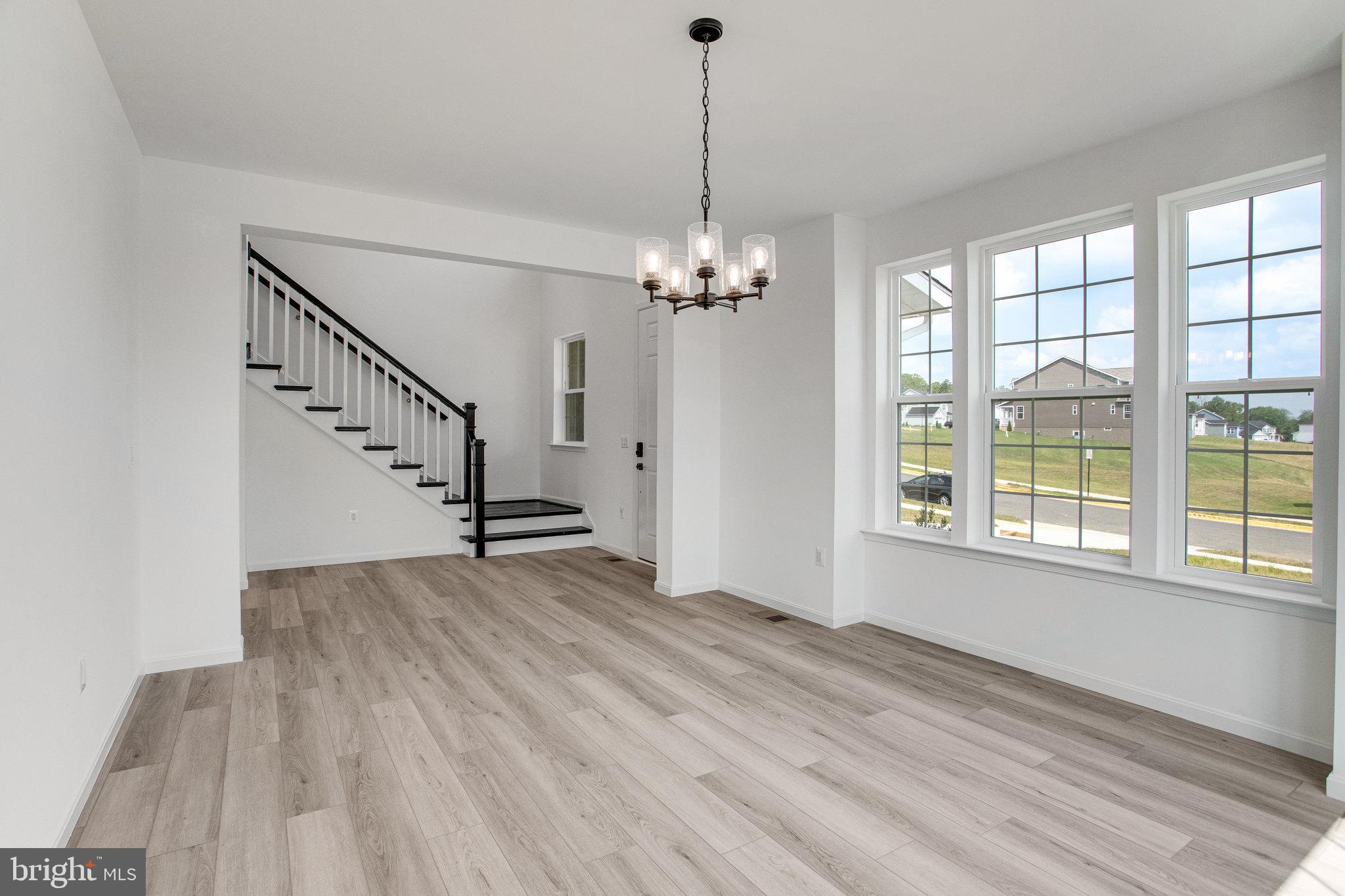 WHITE OAK RESERVE - Residential