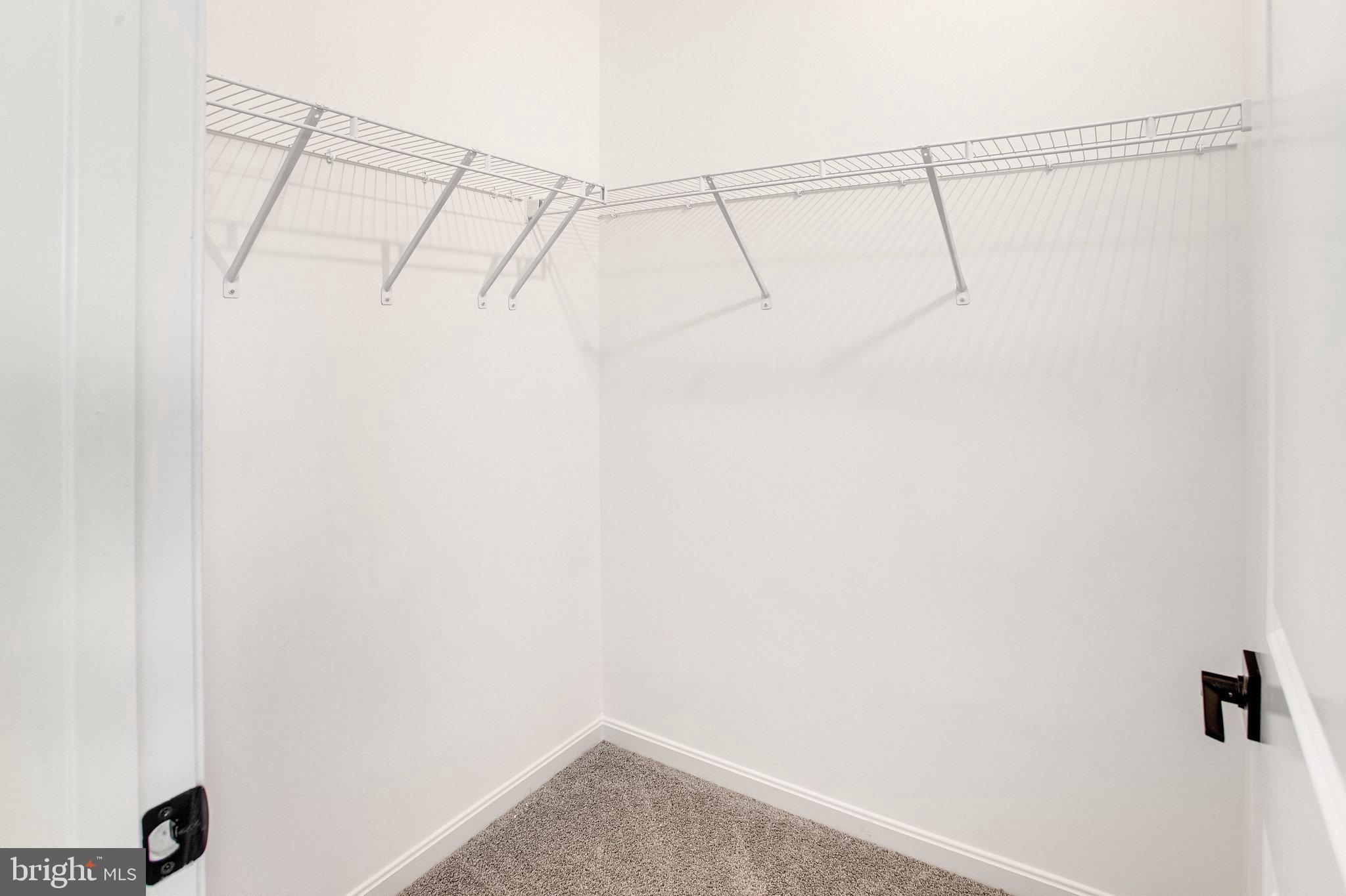 WHITE OAK RESERVE - Residential