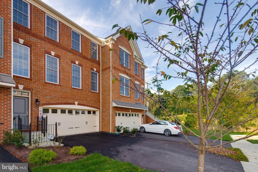 Sought after Marlboro Ridge resort & equestrian style living!  Over 3000+ finished square feet!  This finely appointed home has it all; gourmet ktch w/granite, ss appliances, oversized island & breakfast nook! Gleaming HRDW on main level; formal dining room & living room.   Spacious family room w/gas fireplace.   Master suite w/vaulted ceilings, luxury bathroom & WIC.  Priced aggressively!