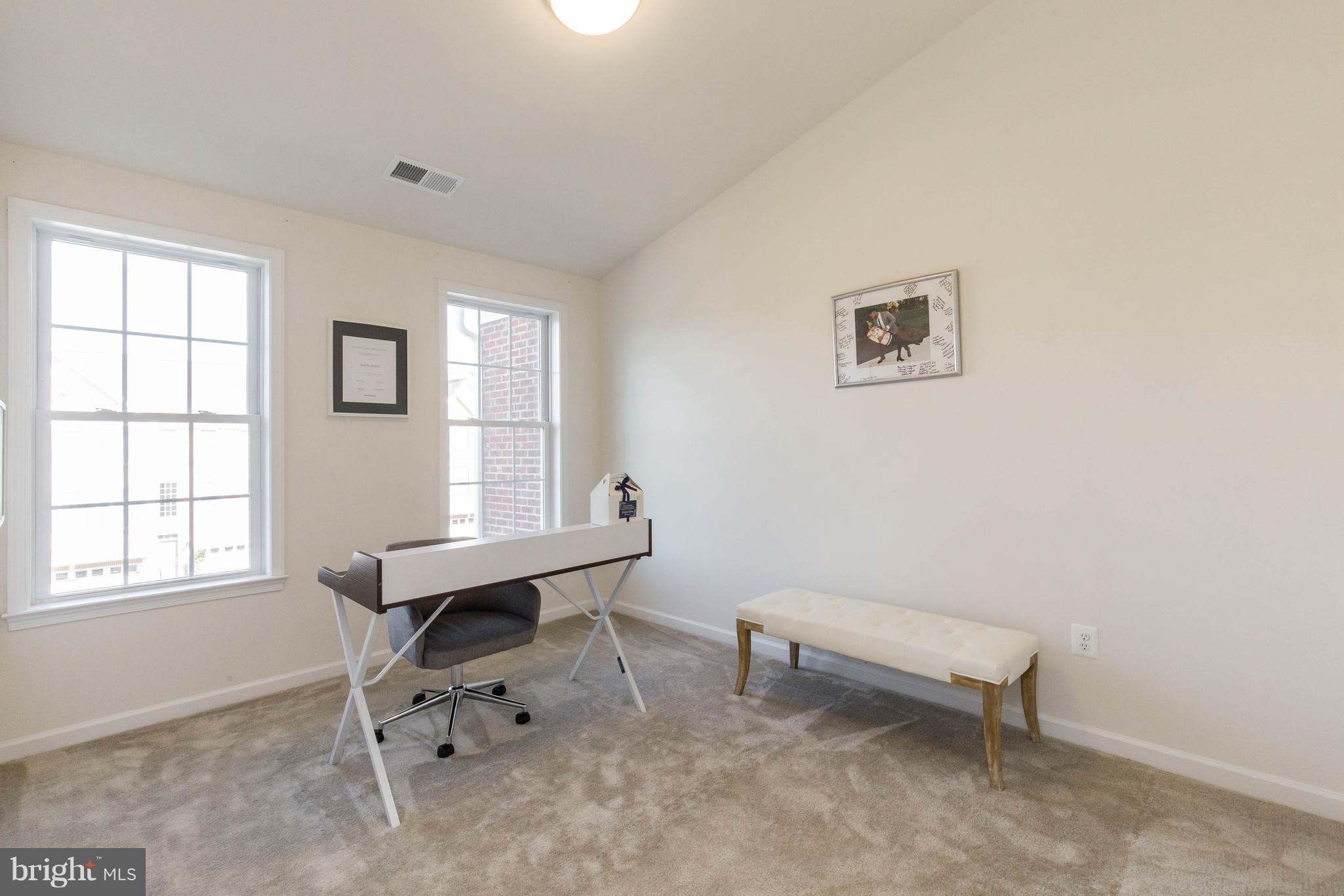 MARLBORO RIDGE - Residential