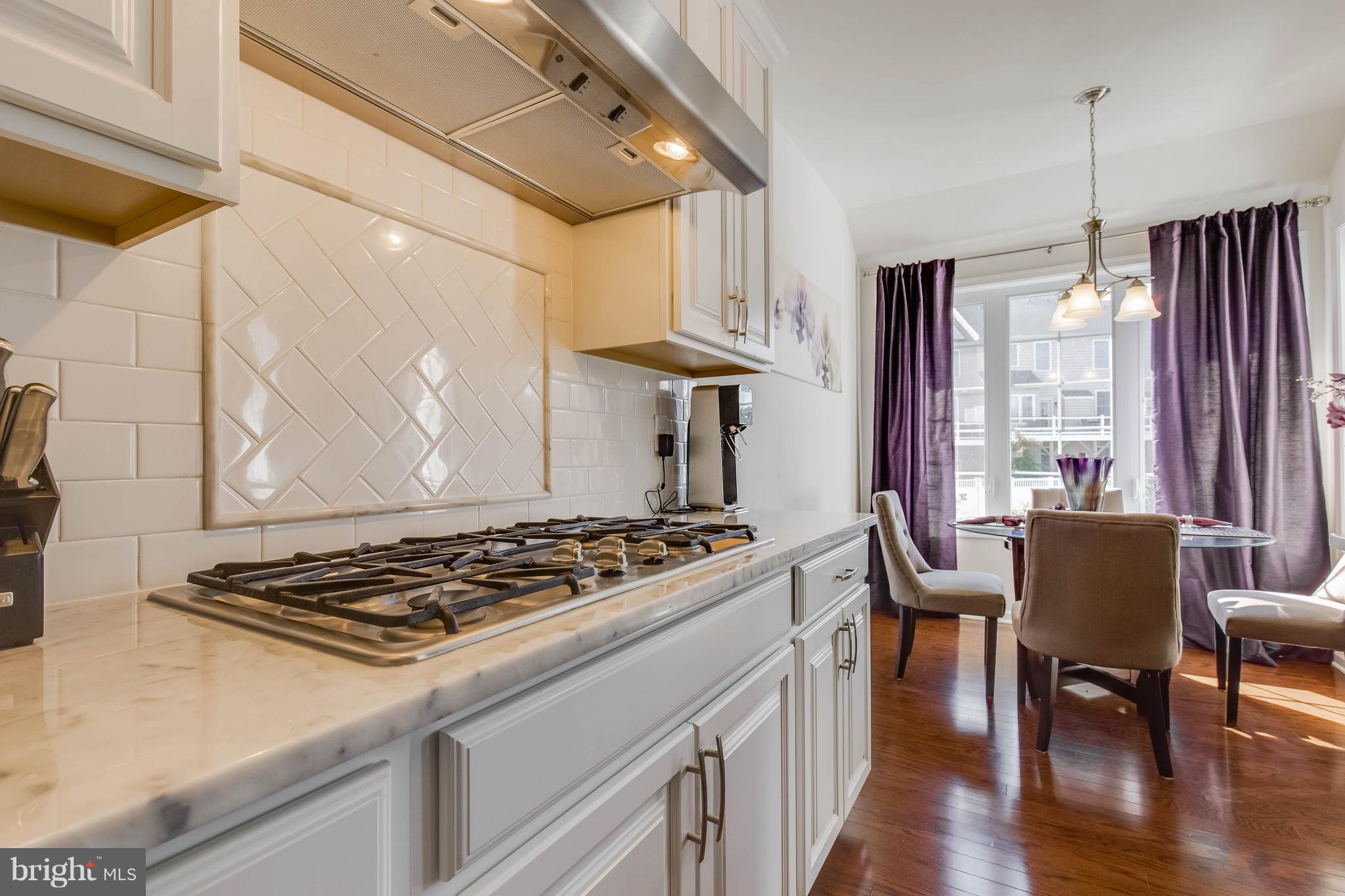 MARLBORO RIDGE - Residential