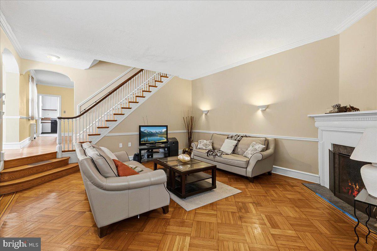 302 WADSWORTH AVENUE