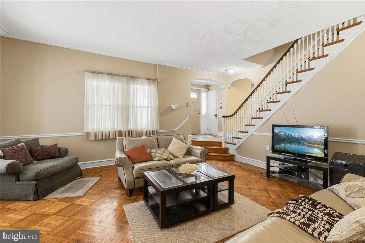 302 WADSWORTH AVENUE