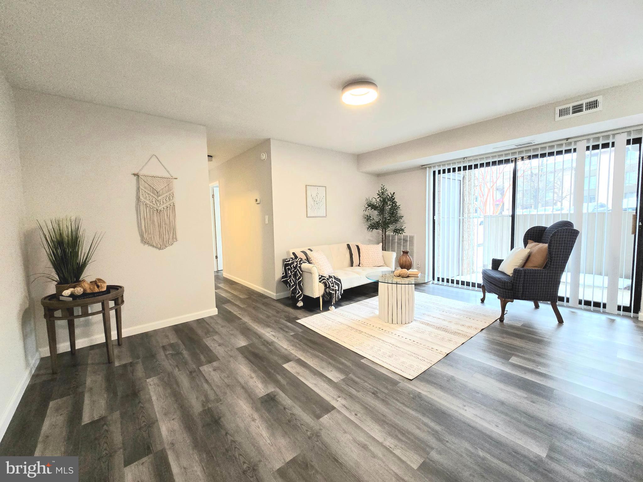 TREOVER CONDOMINIUM - Residential