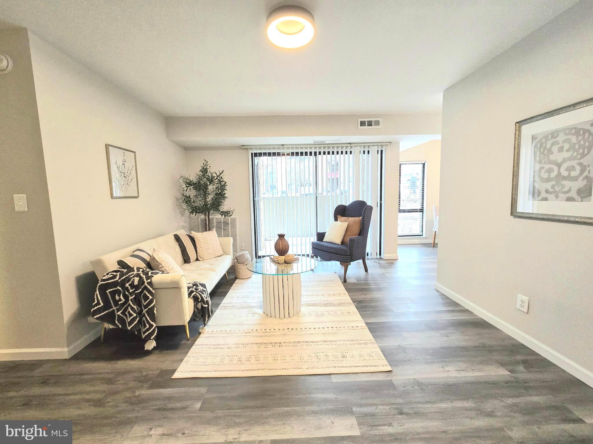 TREOVER CONDOMINIUM - Residential