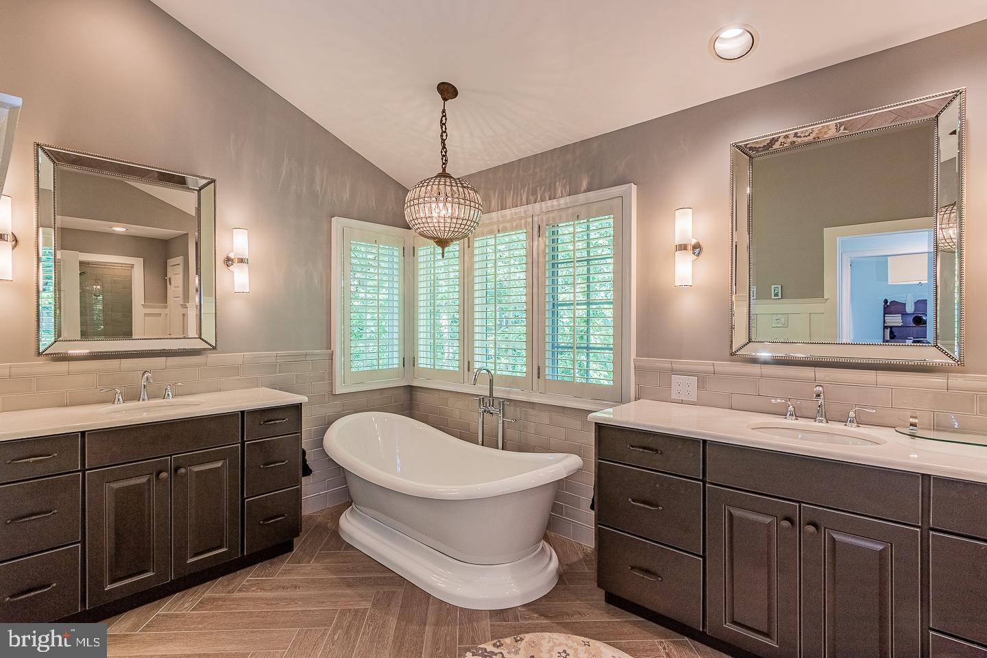 WHITEHORSE - Residential