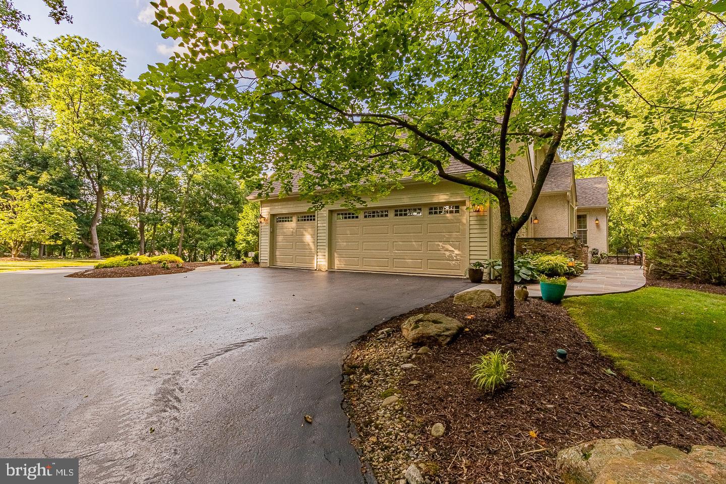 WHITEHORSE - Residential