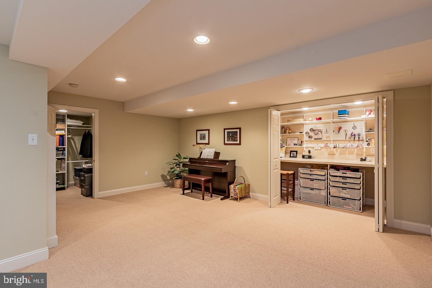 WHITEHORSE - Residential