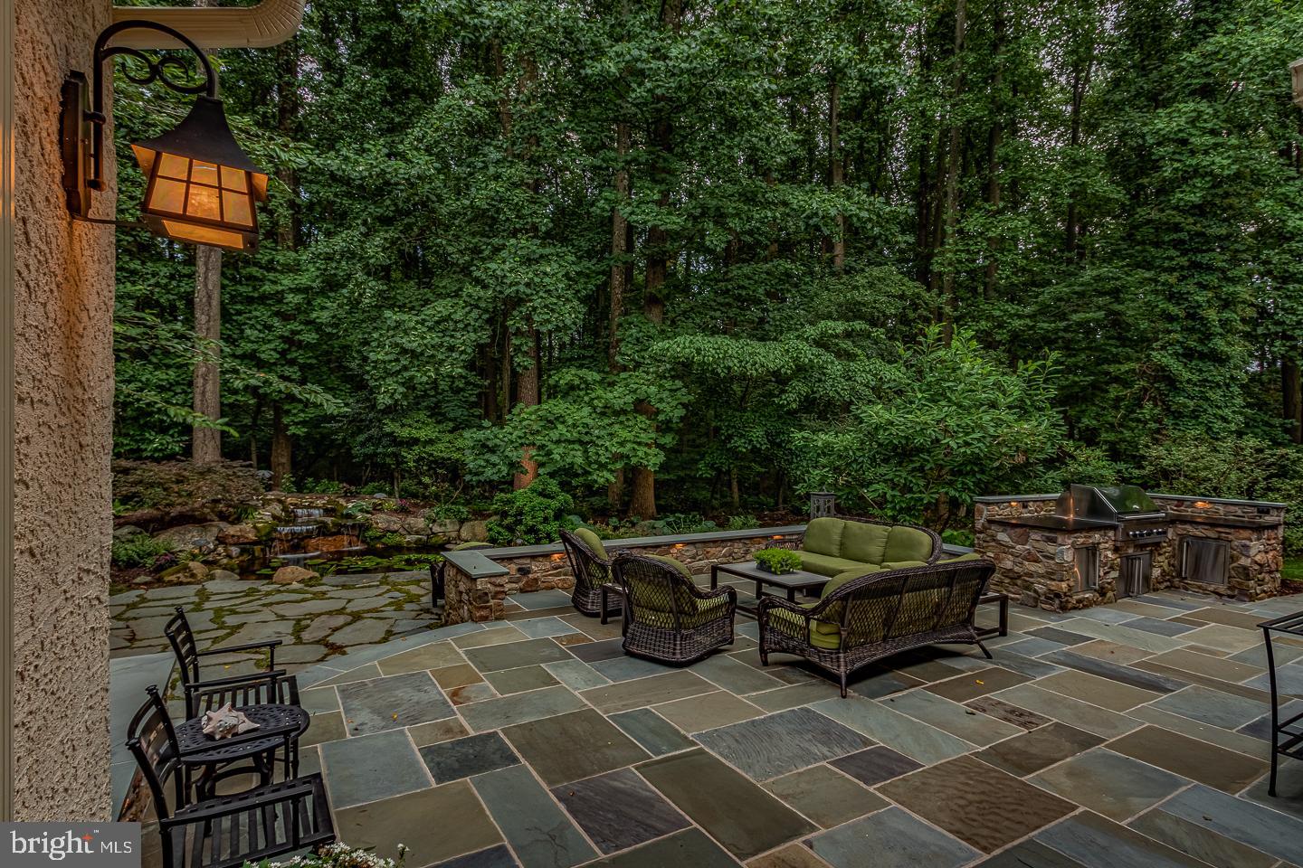 WHITEHORSE - Residential