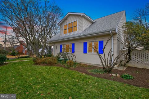 Photo of 10000 THORNWOOD RD, KENSINGTON, MD 20895 (MLS # MDMC2081208) Photo of 10000 THORNWOOD RD, KENSINGTON, MD 20895 (MLS # MDMC2081208)