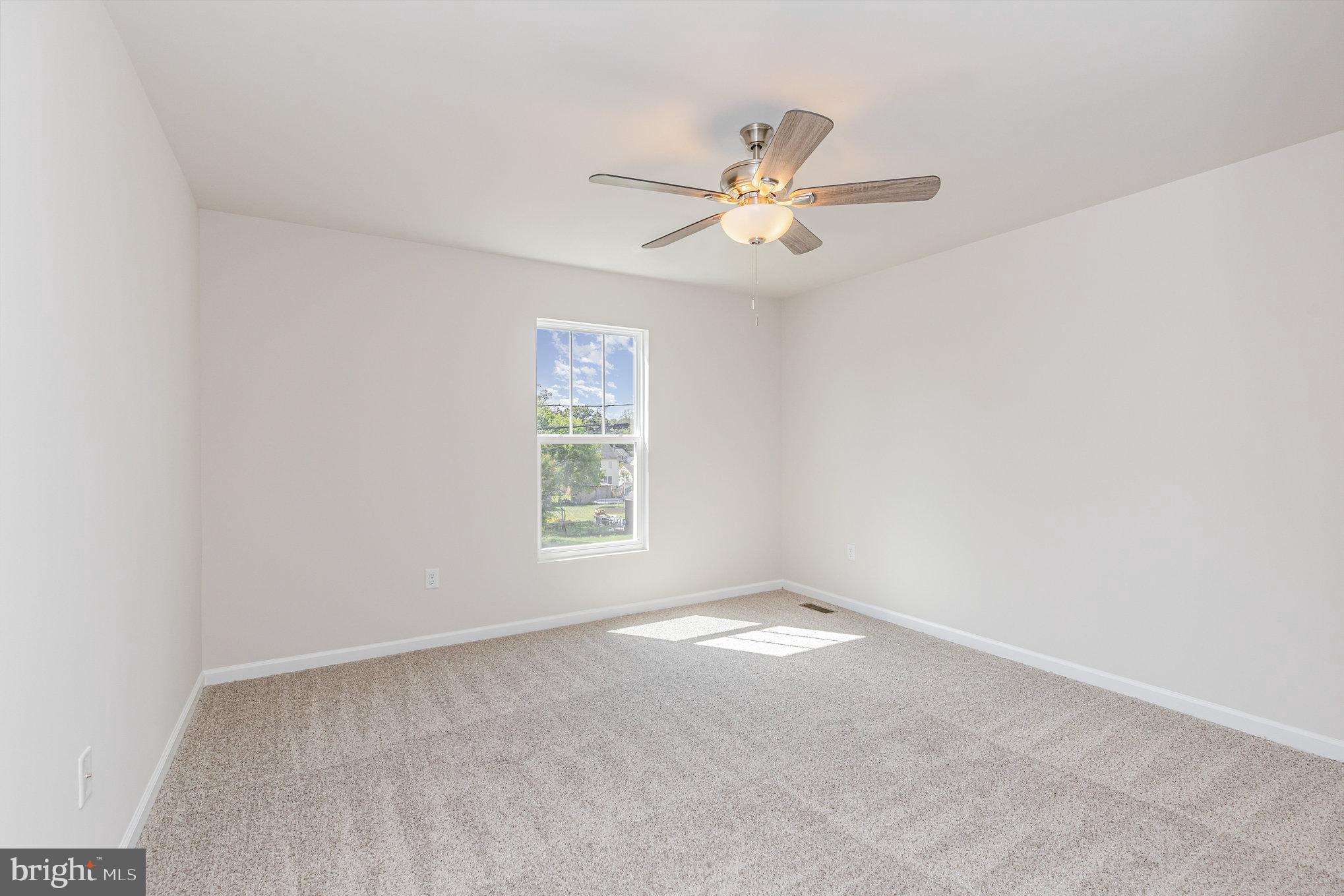 HIDDEN LAKE - Residential