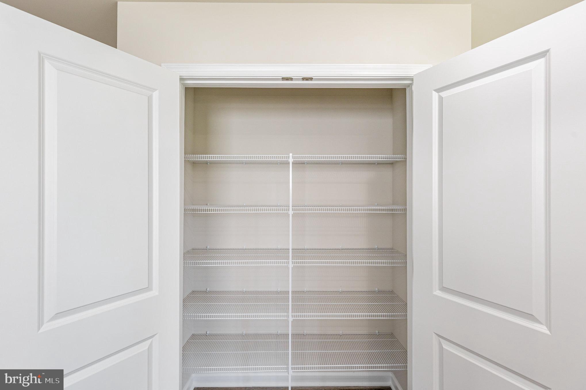 HIDDEN LAKE - Residential