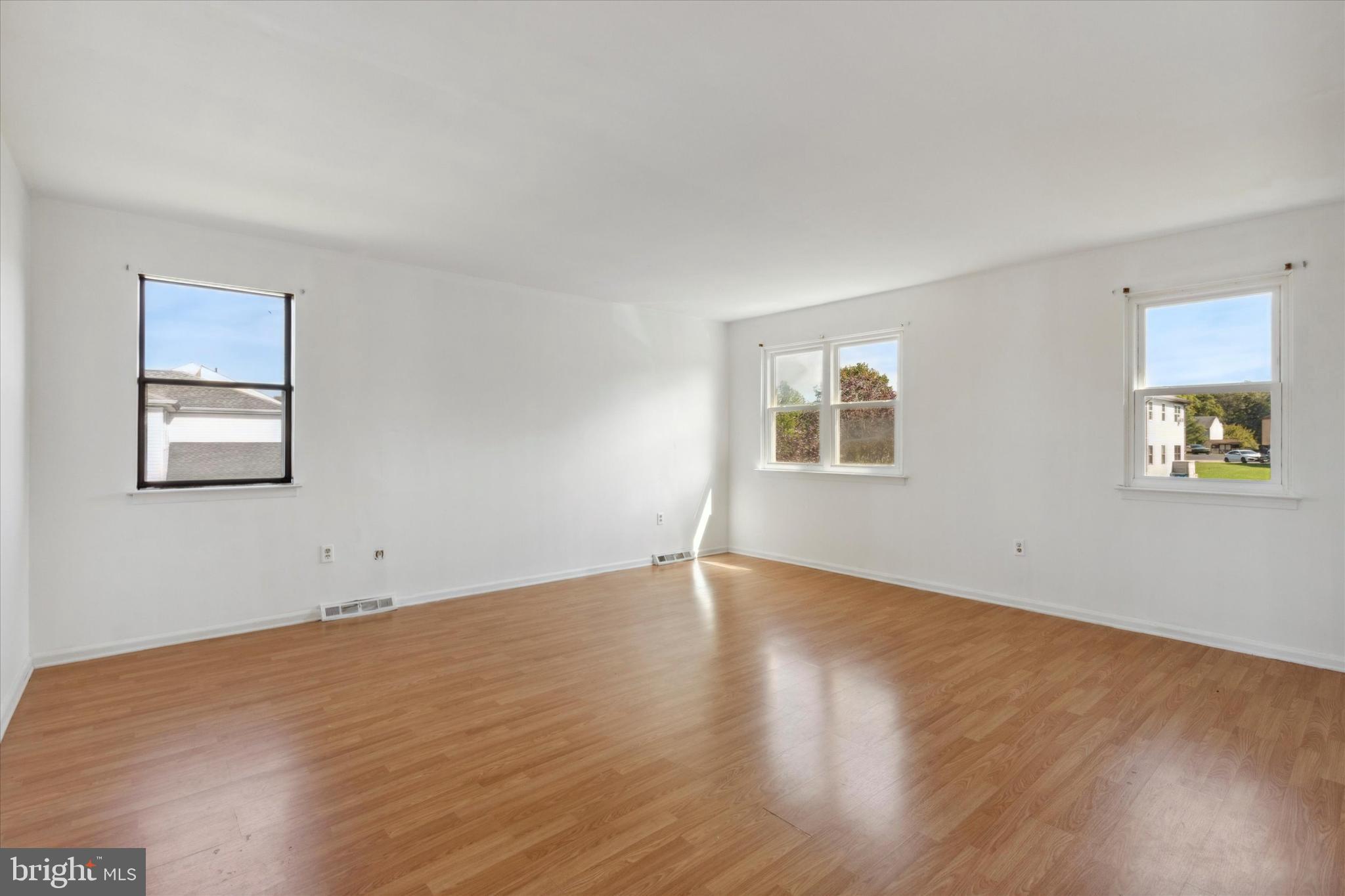 HUNTER CREST - Residential Income