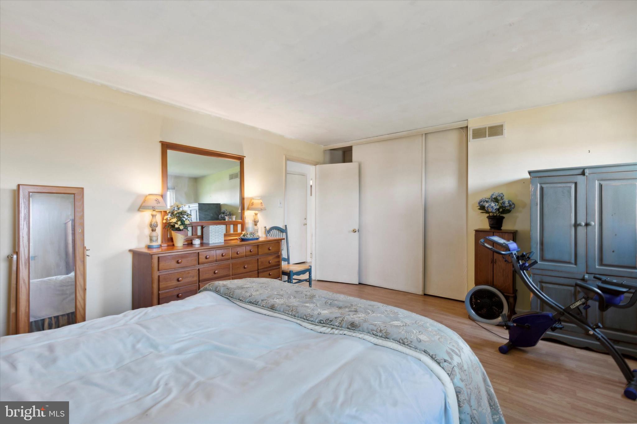 HUNTER CREST - Residential Income