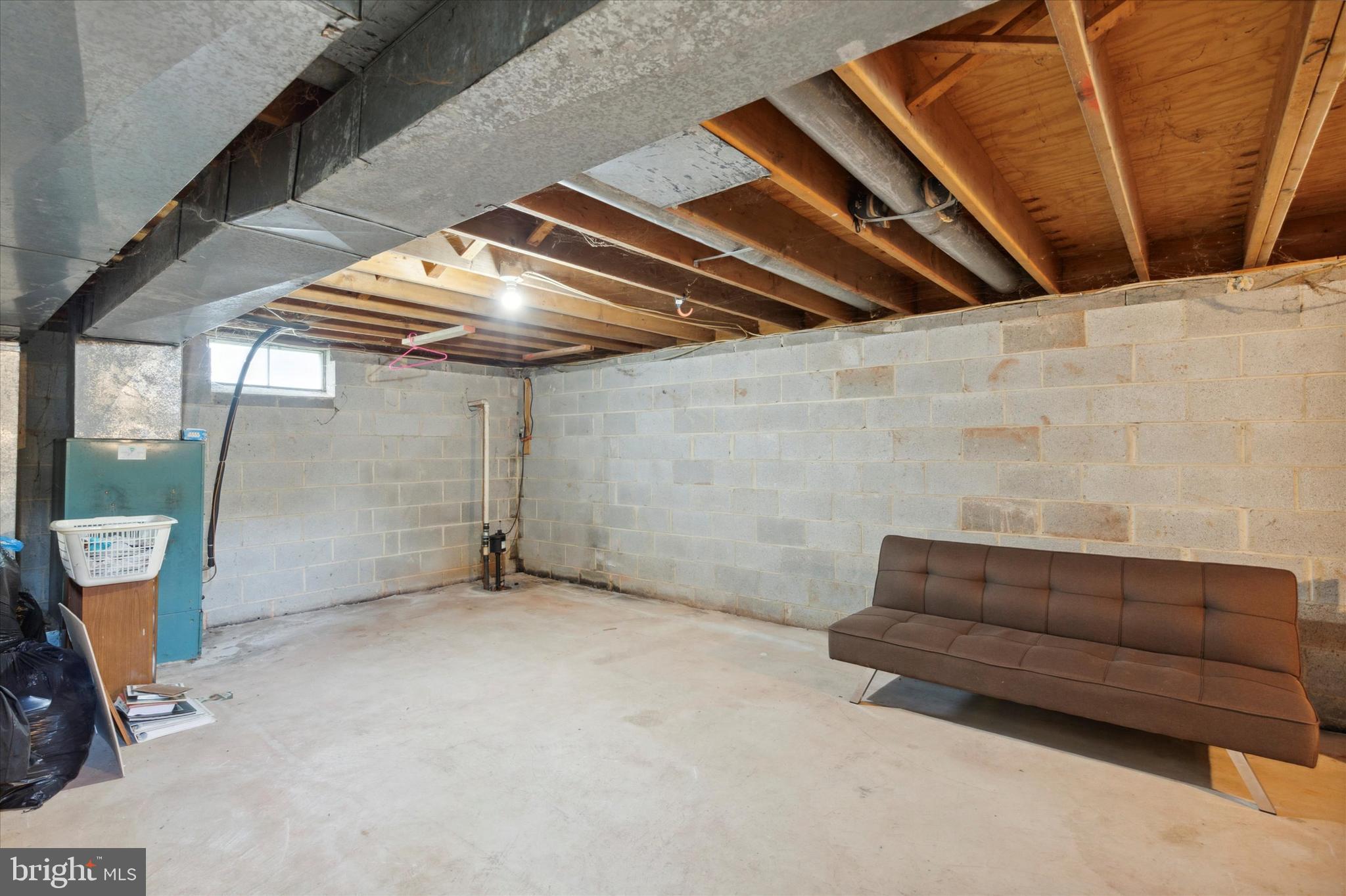 HUNTER CREST - Residential Income