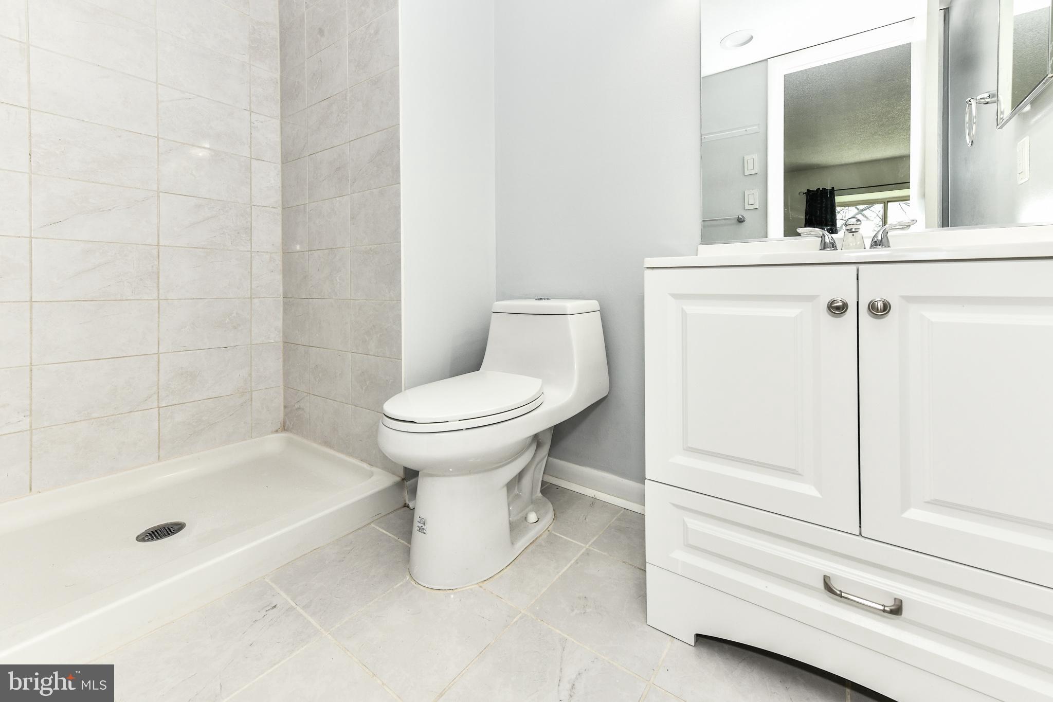 THE VISTAS - Residential Lease