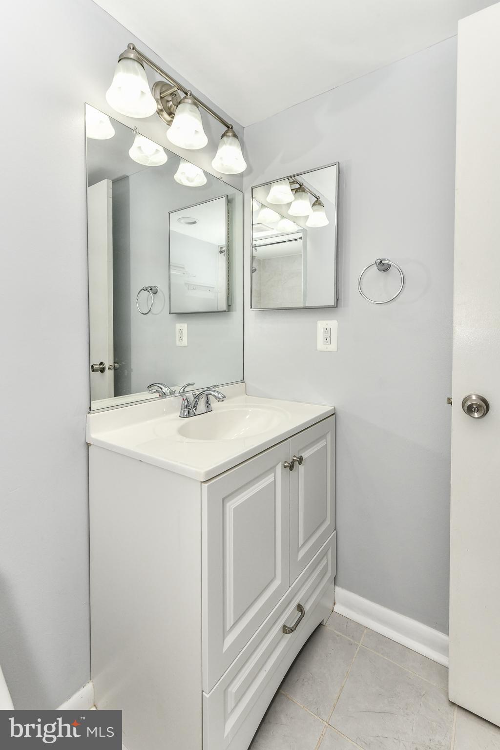 THE VISTAS - Residential Lease