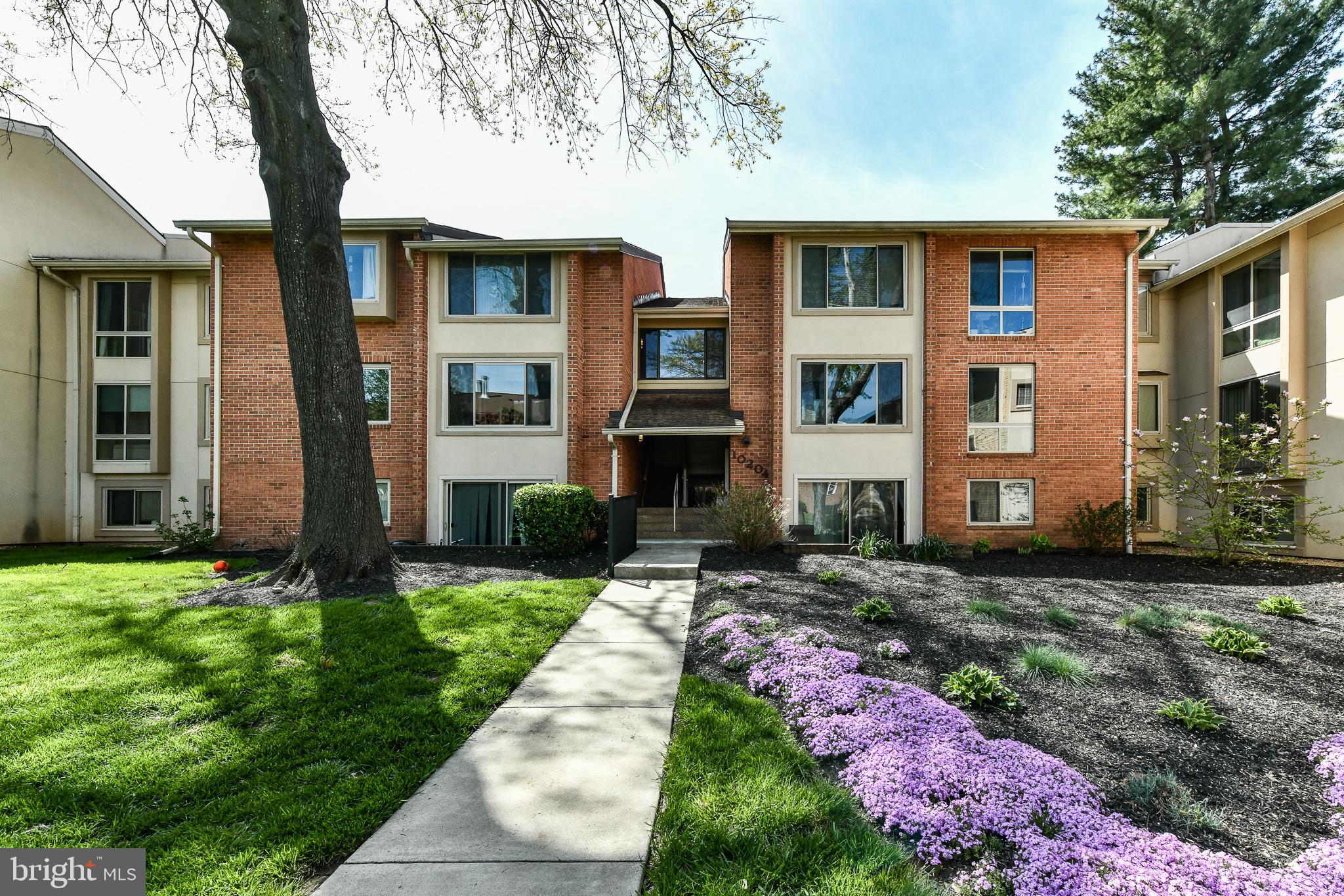 THE VISTAS - Residential Lease