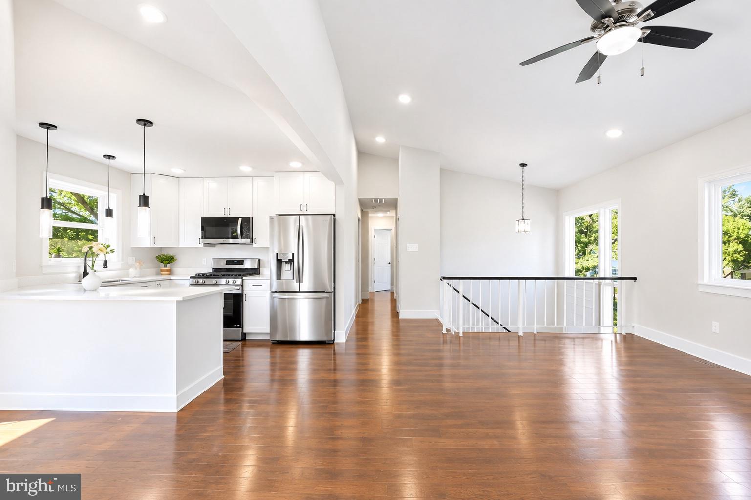 2400 MARY PLACE
