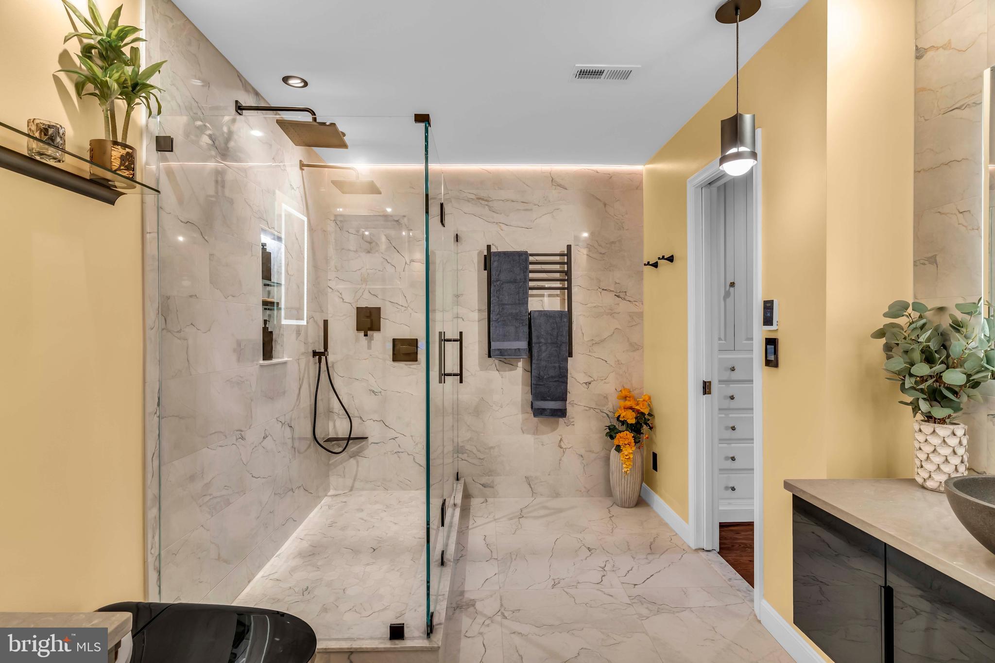 1118 N Pitt St, Alexandria, VA, 22314, USA, 4 Bedrooms Bedrooms, ,3 BathroomsBathrooms,Townhouse,Pending,1118 N Pitt St,VAAX2061200