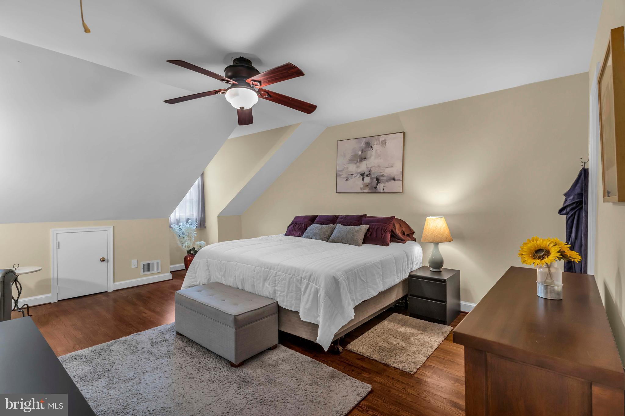 1118 N Pitt St, Alexandria, VA, 22314, USA, 4 Bedrooms Bedrooms, ,3 BathroomsBathrooms,Townhouse,Pending,1118 N Pitt St,VAAX2061200