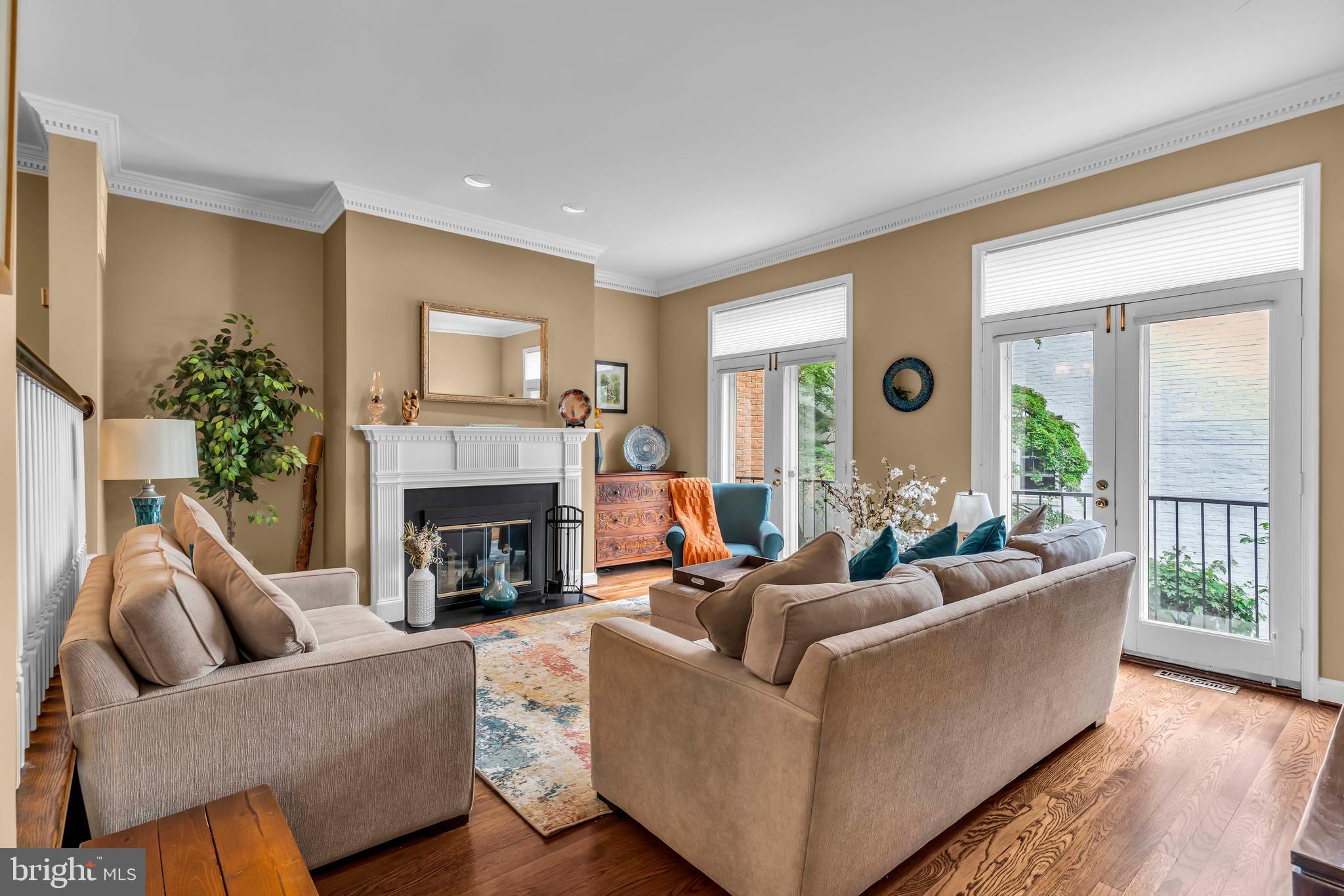 1118 N Pitt St, Alexandria, VA, 22314, USA, 4 Bedrooms Bedrooms, ,3 BathroomsBathrooms,Townhouse,Pending,1118 N Pitt St,VAAX2061200