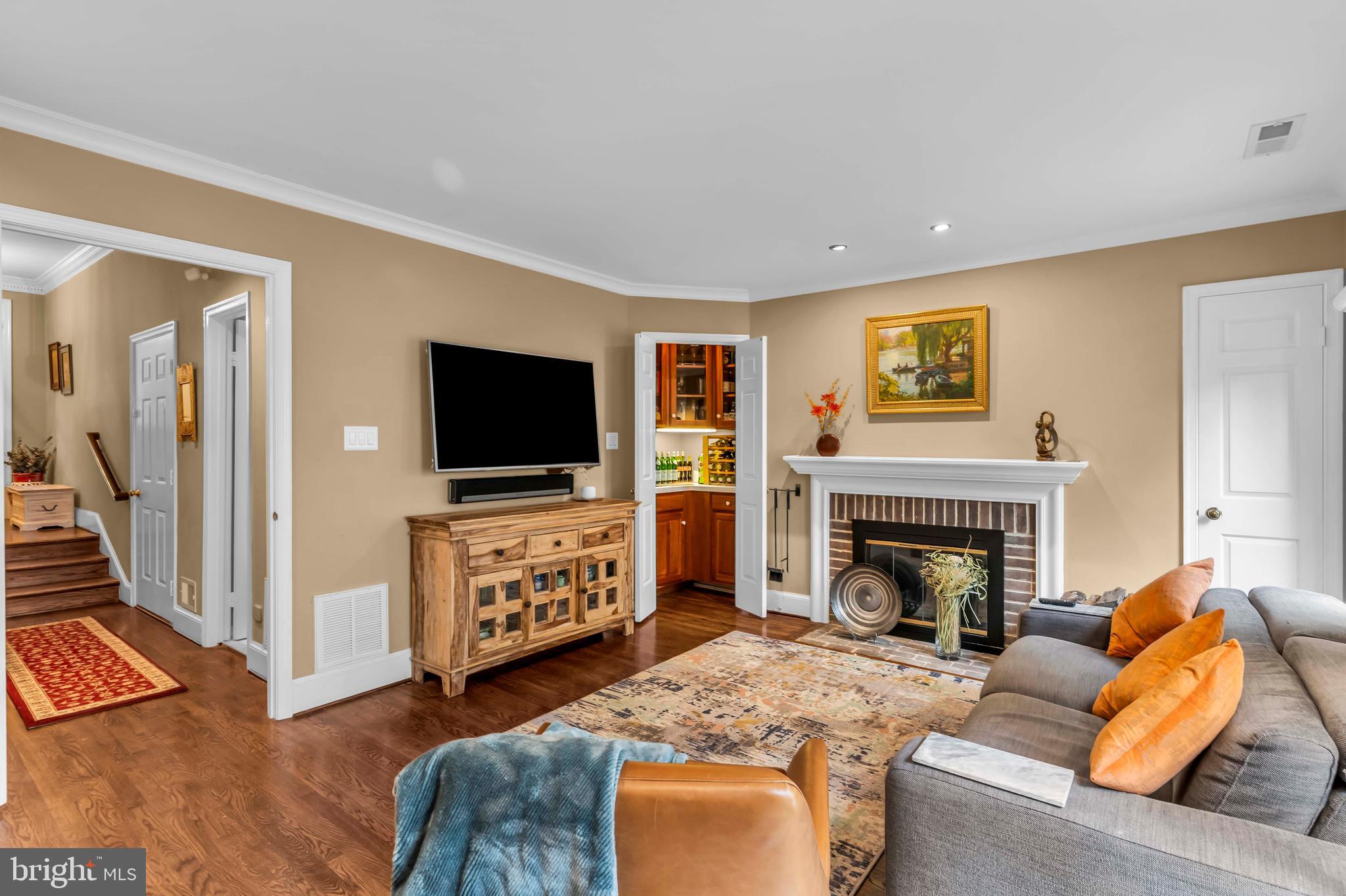 1118 N Pitt St, Alexandria, VA, 22314, USA, 4 Bedrooms Bedrooms, ,3 BathroomsBathrooms,Townhouse,Pending,1118 N Pitt St,VAAX2061200