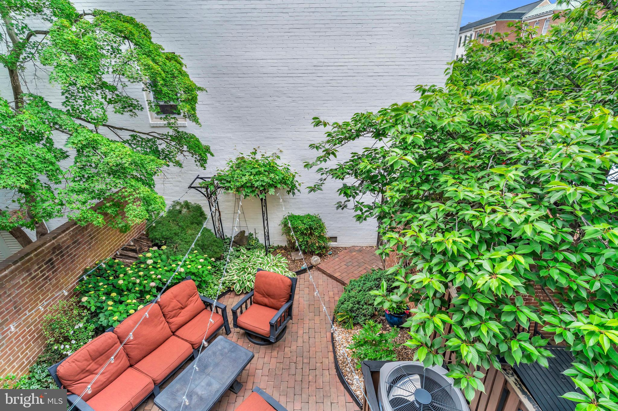 1118 N Pitt St, Alexandria, VA, 22314, USA, 4 Bedrooms Bedrooms, ,3 BathroomsBathrooms,Townhouse,Pending,1118 N Pitt St,VAAX2061200