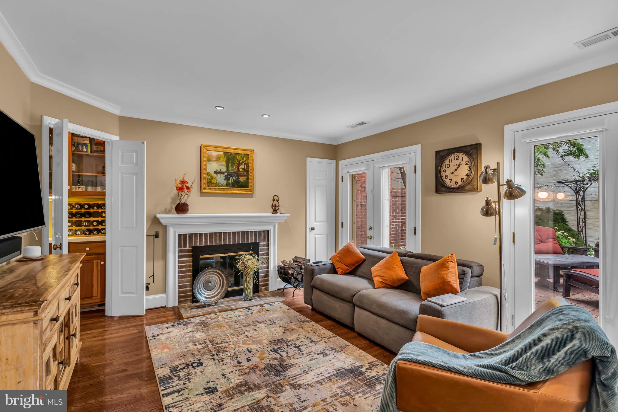 1118 N Pitt St, Alexandria, VA, 22314, USA, 4 Bedrooms Bedrooms, ,3 BathroomsBathrooms,Townhouse,Pending,1118 N Pitt St,VAAX2061200