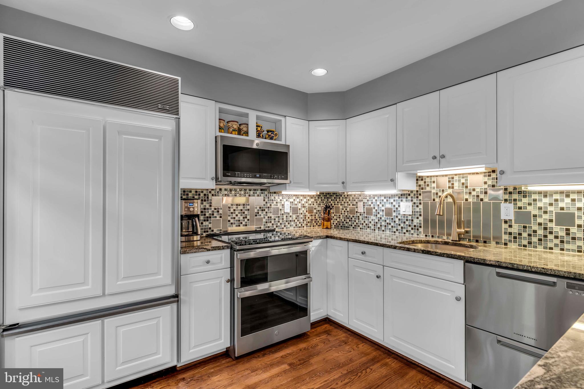 1118 N Pitt St, Alexandria, VA, 22314, USA, 4 Bedrooms Bedrooms, ,3 BathroomsBathrooms,Townhouse,Pending,1118 N Pitt St,VAAX2061200