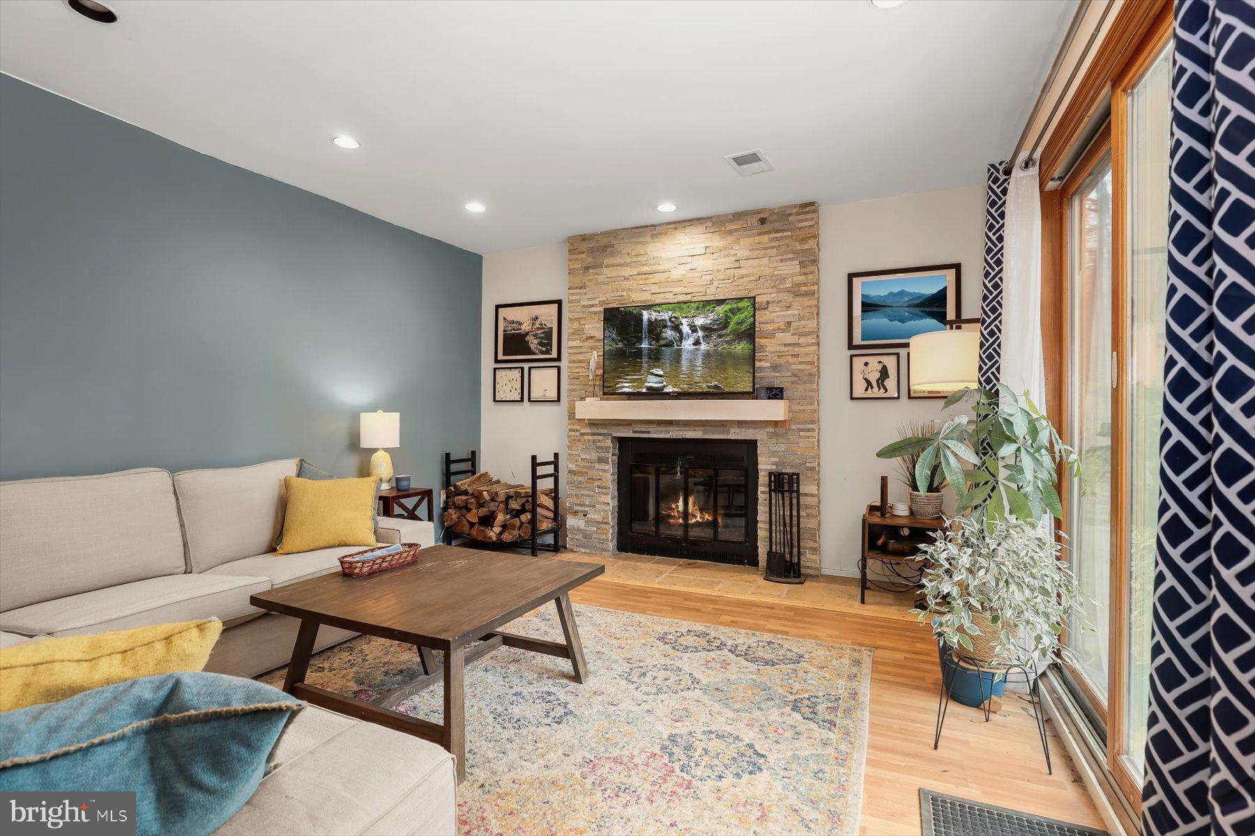 VALLEY HILLS - Residential