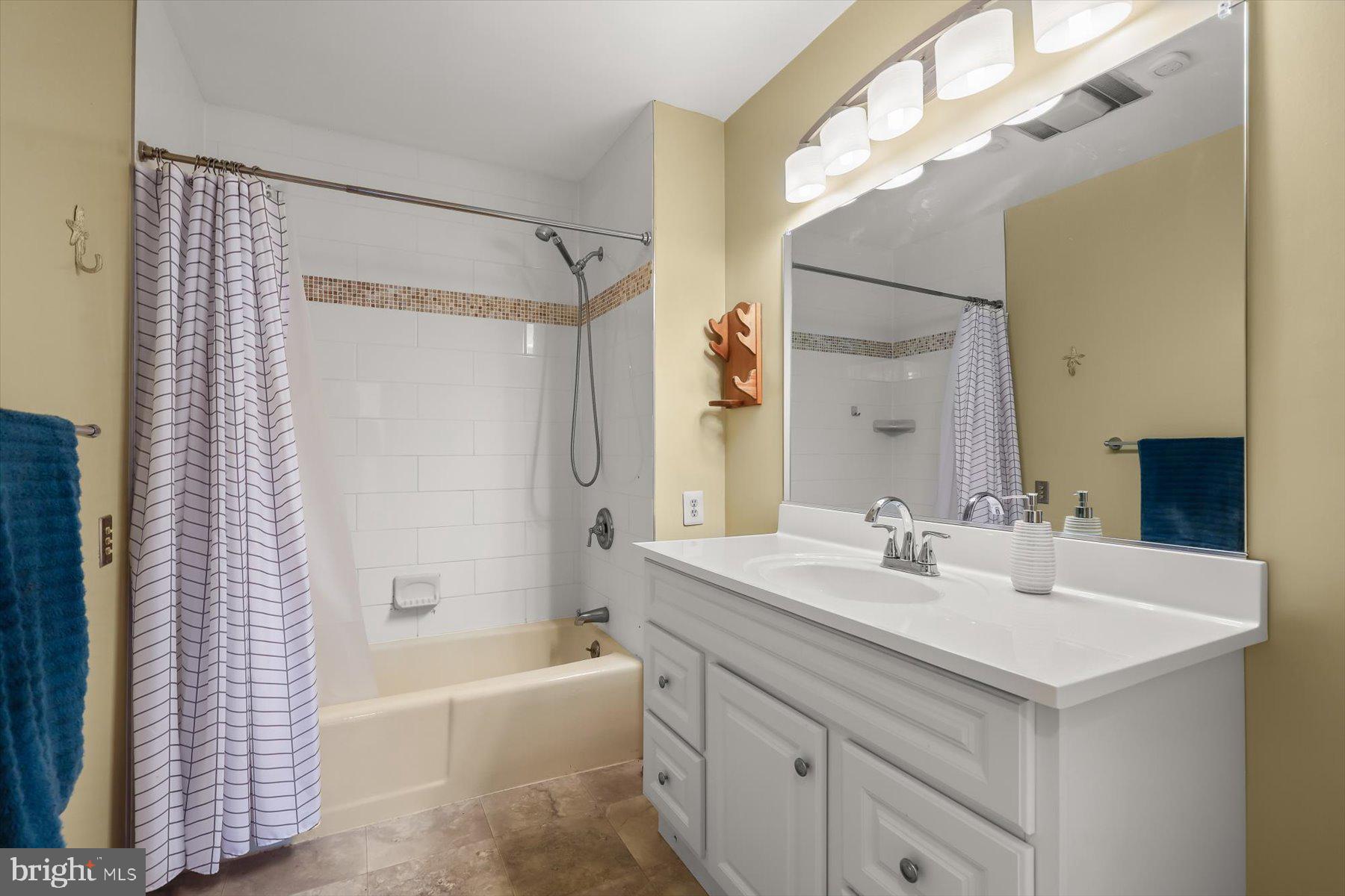 VALLEY HILLS - Residential