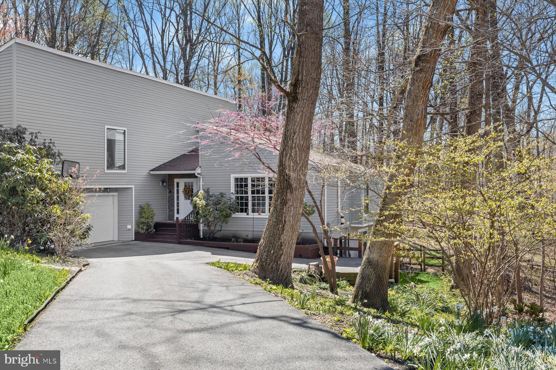 VALLEY HILLS - Residential