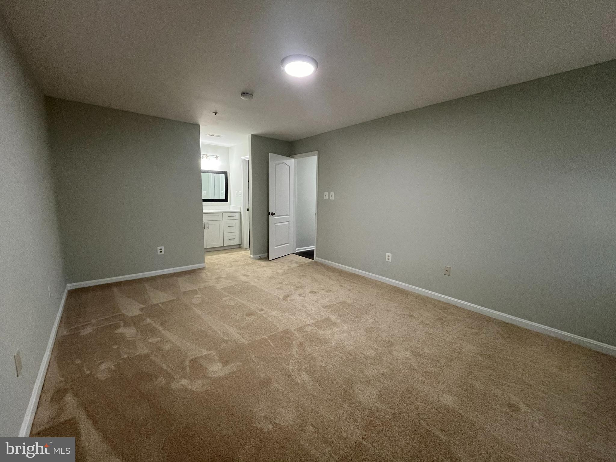 MONTGOMERY RUN - Residential Lease