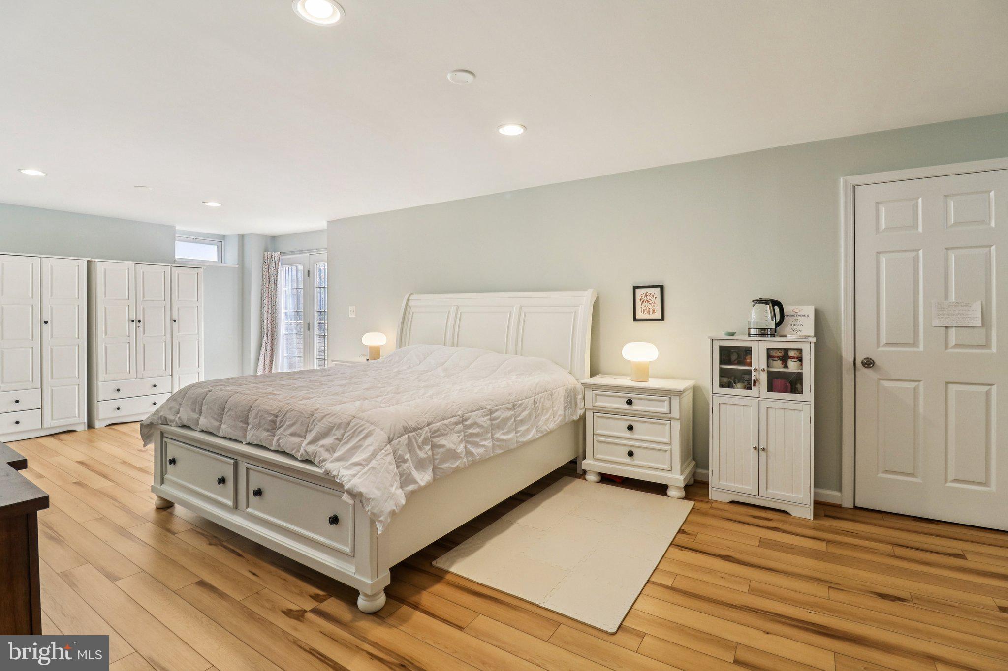 HERNDON CROSSING - Residential