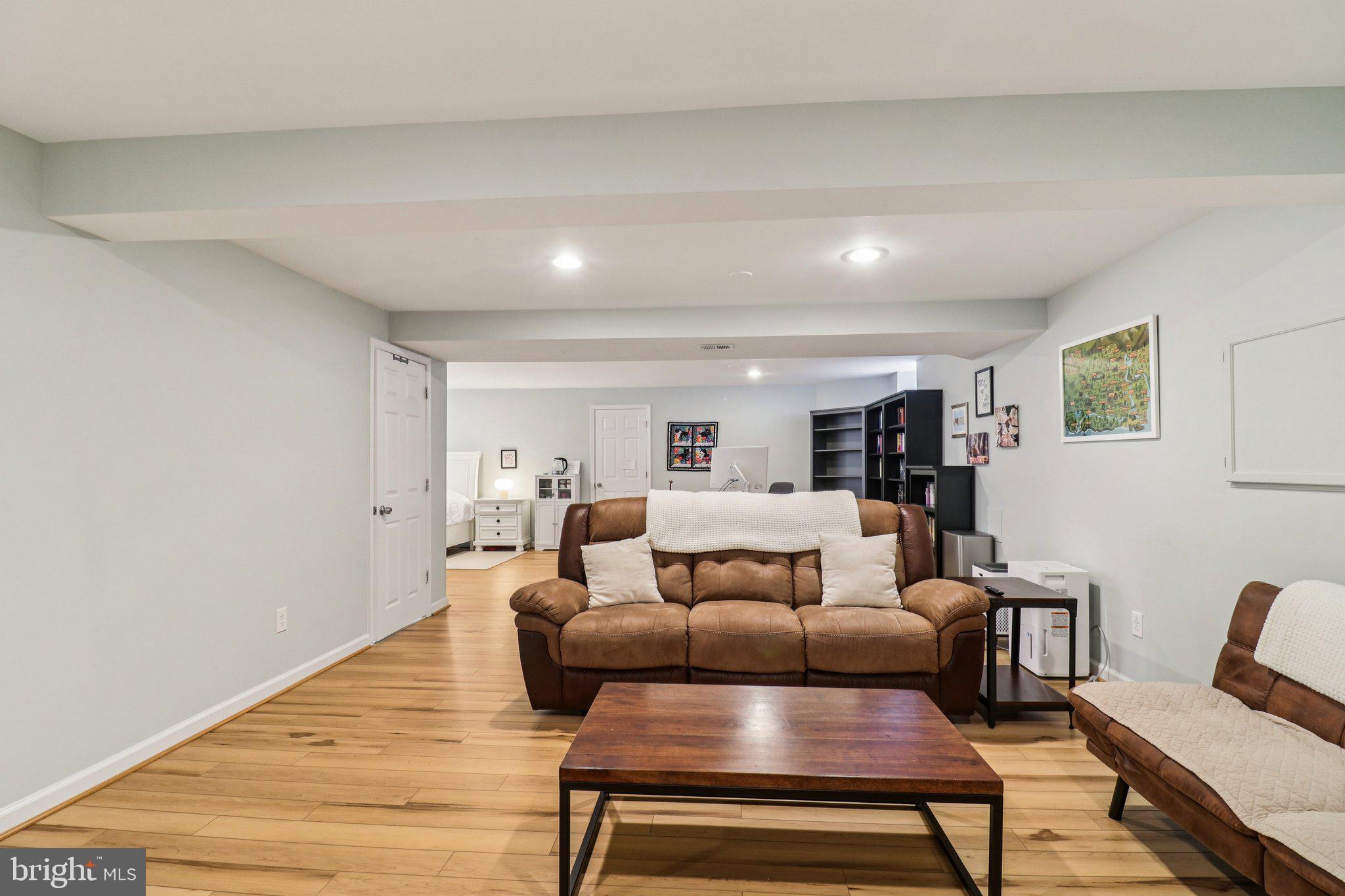 HERNDON CROSSING - Residential