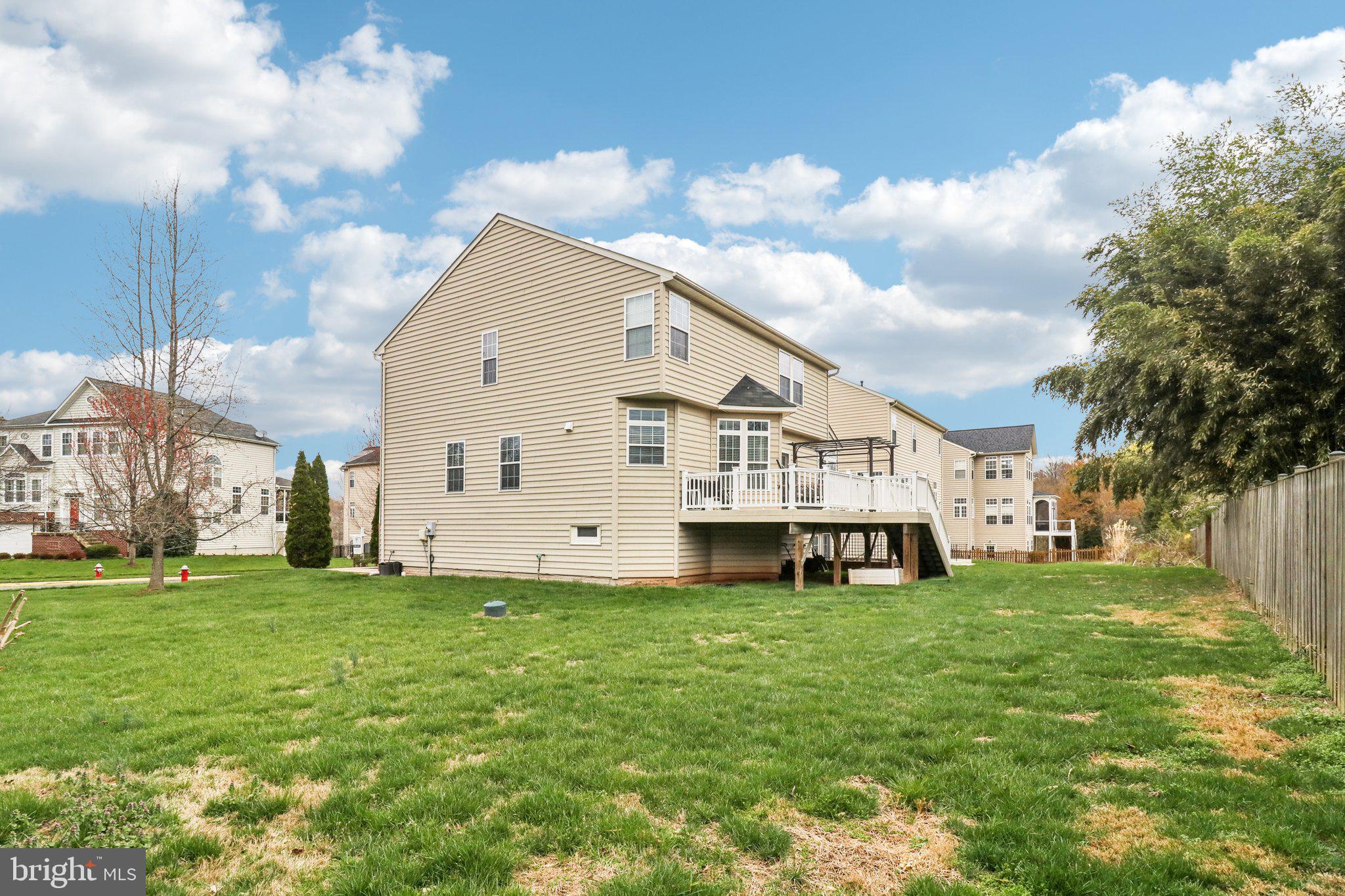 HERNDON CROSSING - Residential