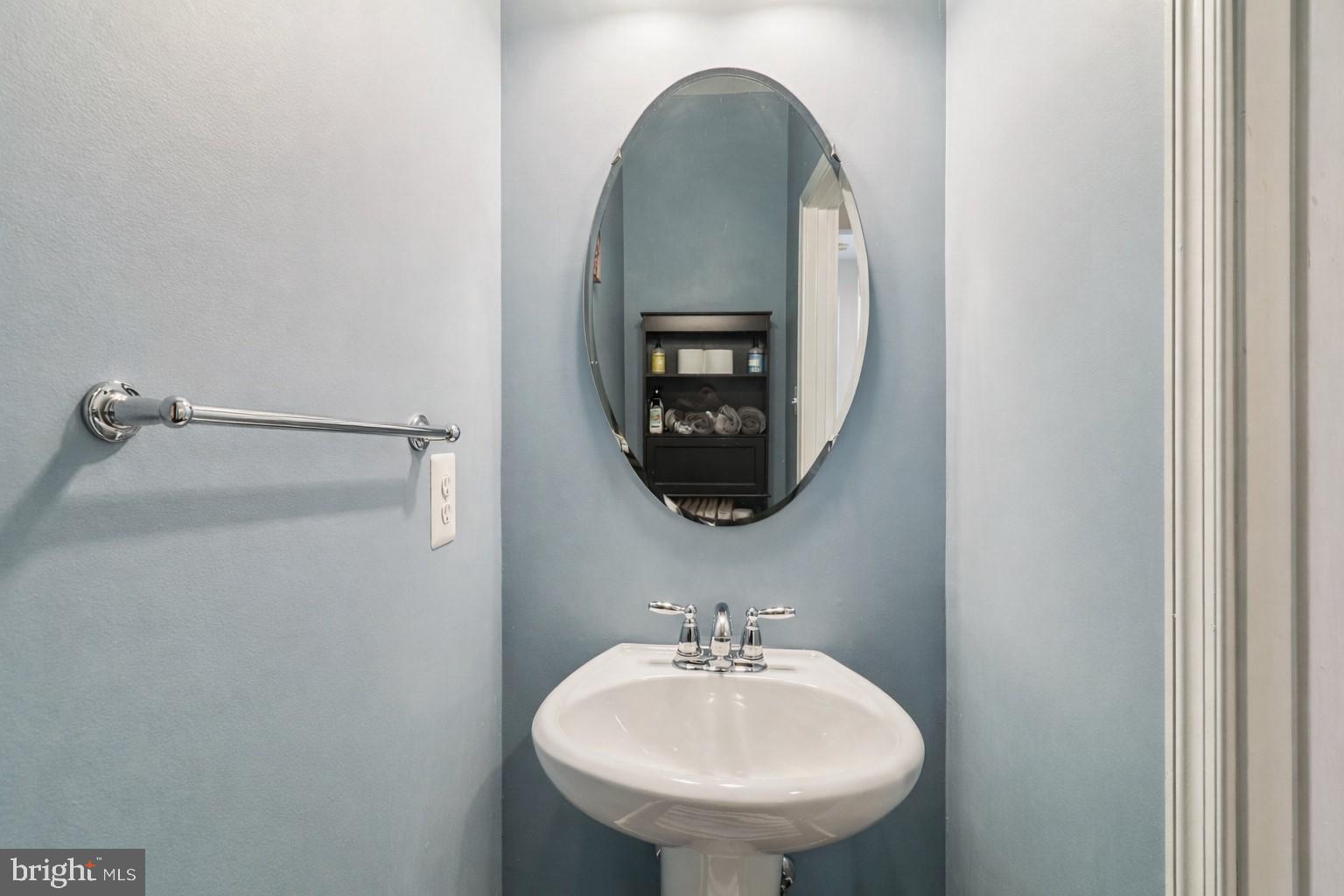 HERNDON CROSSING - Residential