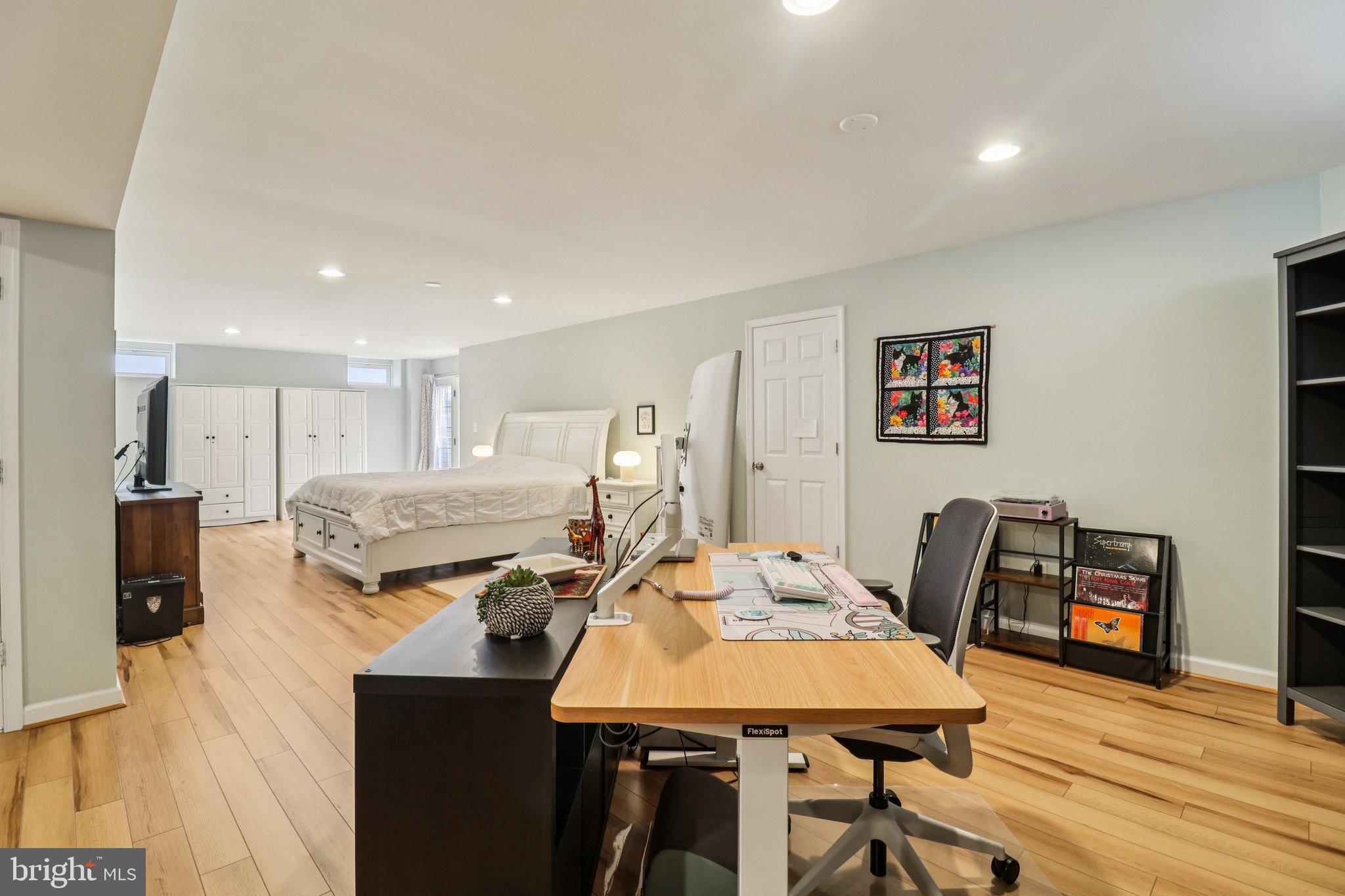 HERNDON CROSSING - Residential