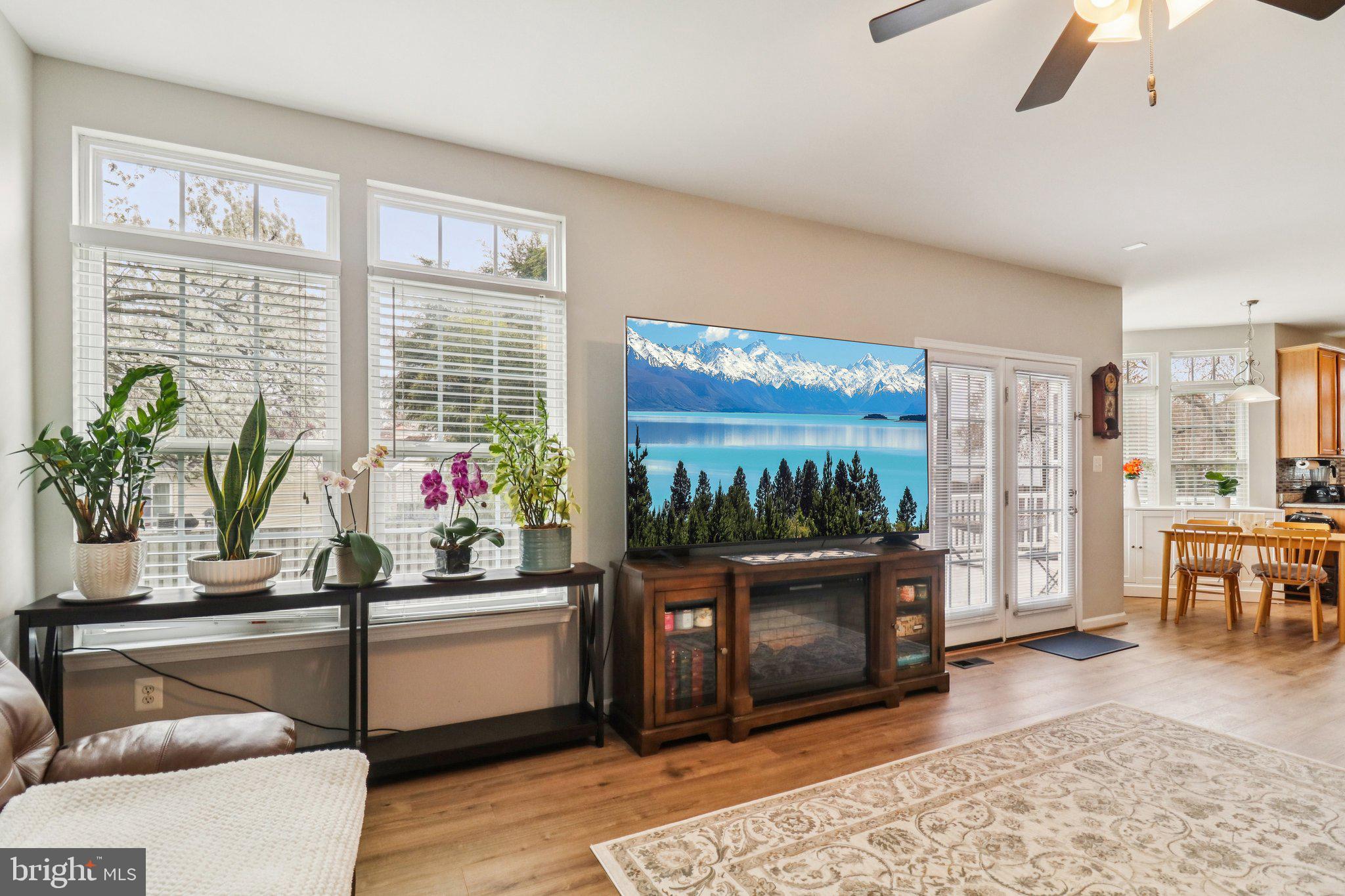 HERNDON CROSSING - Residential