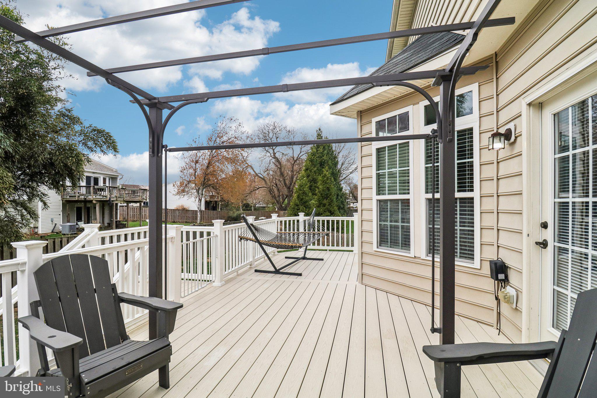 HERNDON CROSSING - Residential