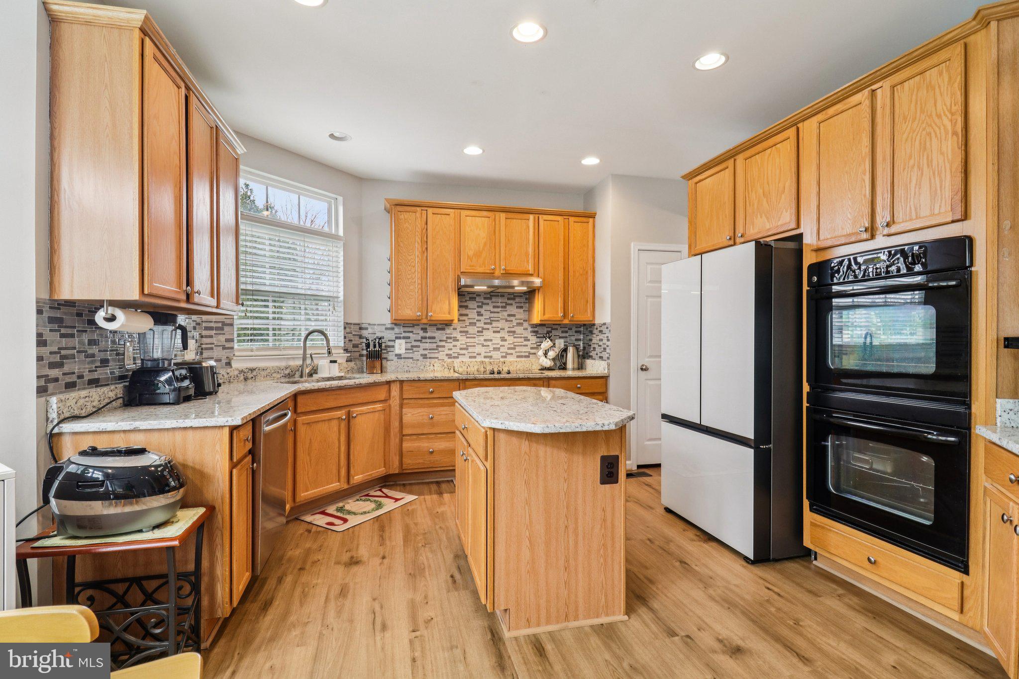 HERNDON CROSSING - Residential